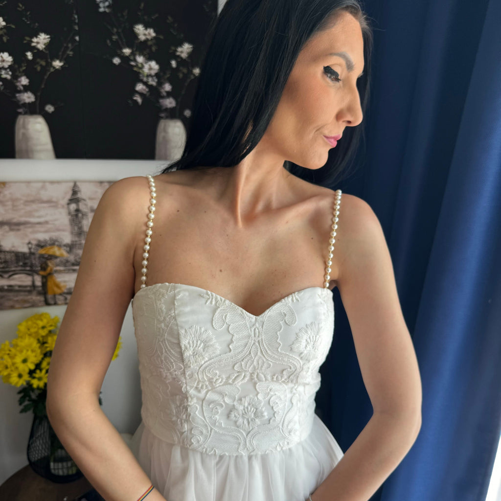 Pearls dress straps with gold or silver spacers Pair of attachable shoulder necklace Bridal accessories 8mm pearl straps for wedding dress Custom length available Choice of sew-on lobster clasp or hook fastening Shell pearl constructionMetal