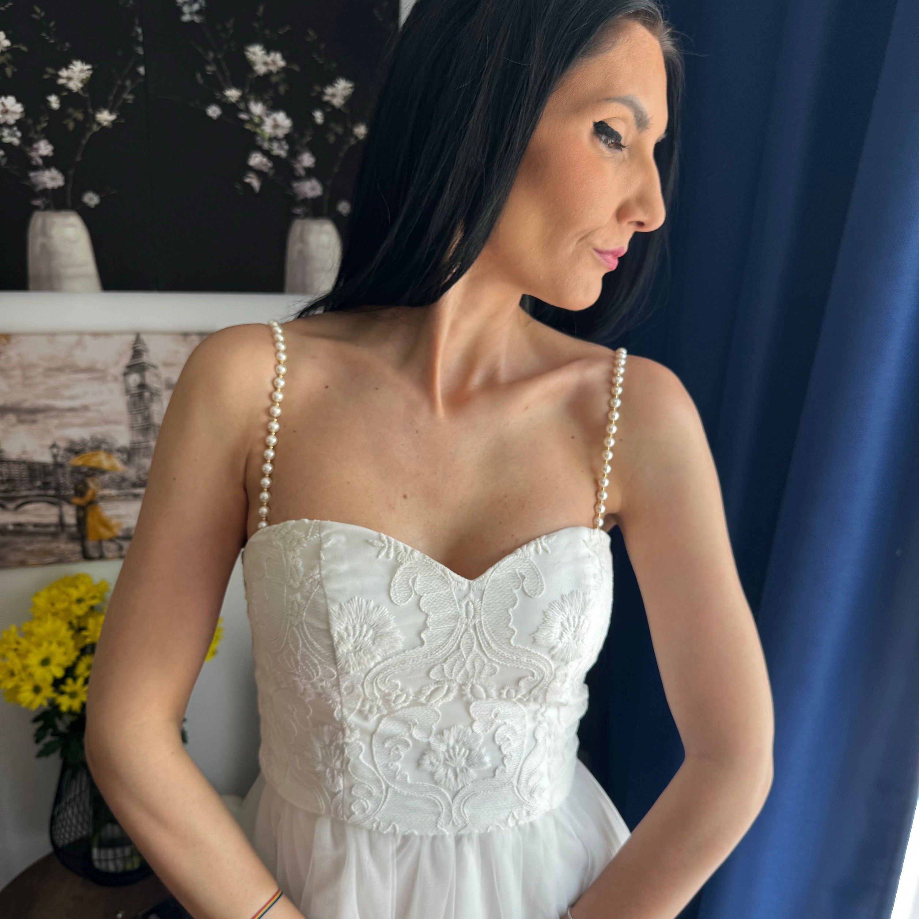 Pearls dress straps with gold or silver spacers Pair of attachable shoulder necklace Bridal accessories 8mm pearl straps for wedding dress Custom length available Choice of sew-on lobster clasp or hook fastening Shell pearl constructionMetal