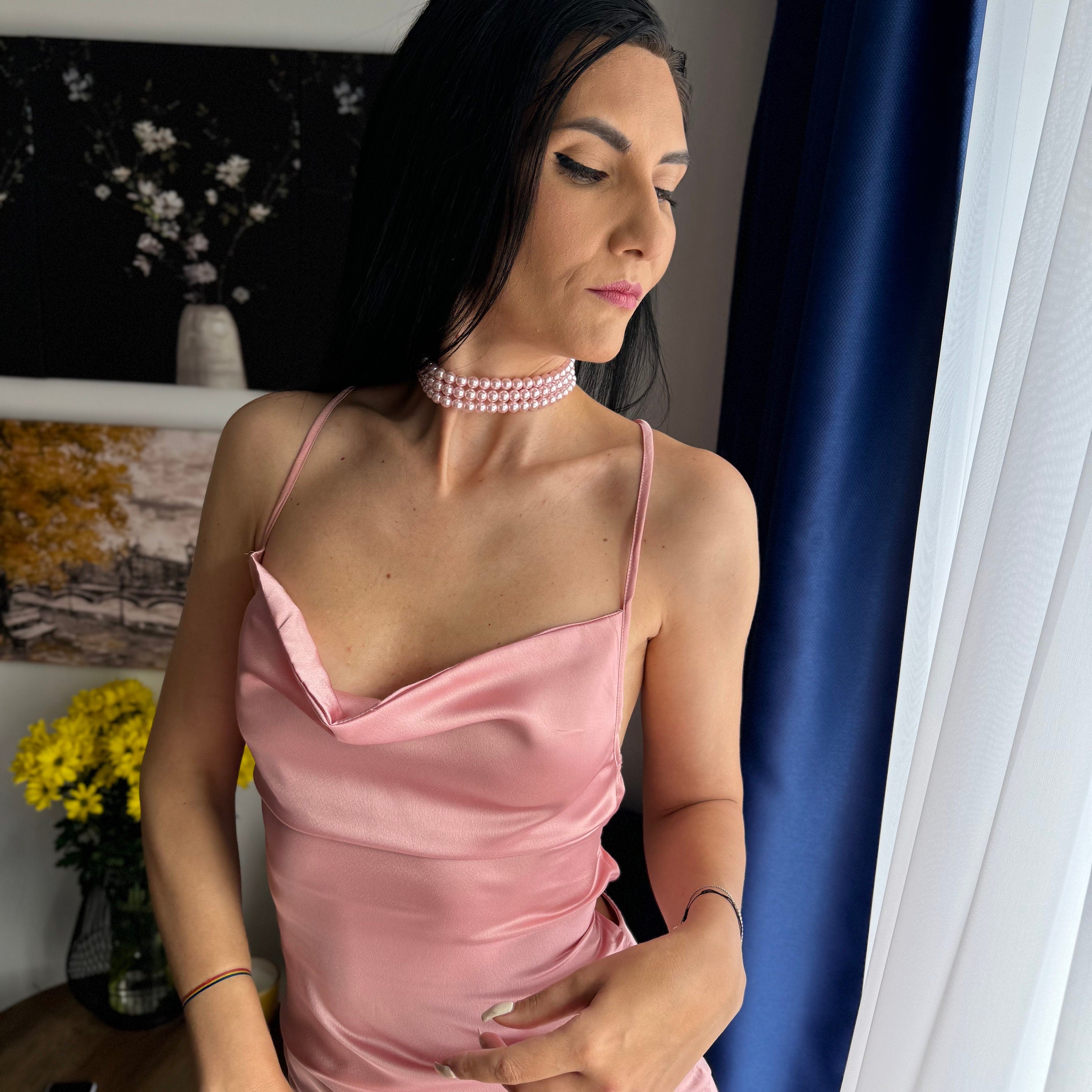 Pink pearls layered choker necklace with gold or silver rhinestones clasp, Three strand pearl necklace, 8mm pearl choker, Bridesmaids choker