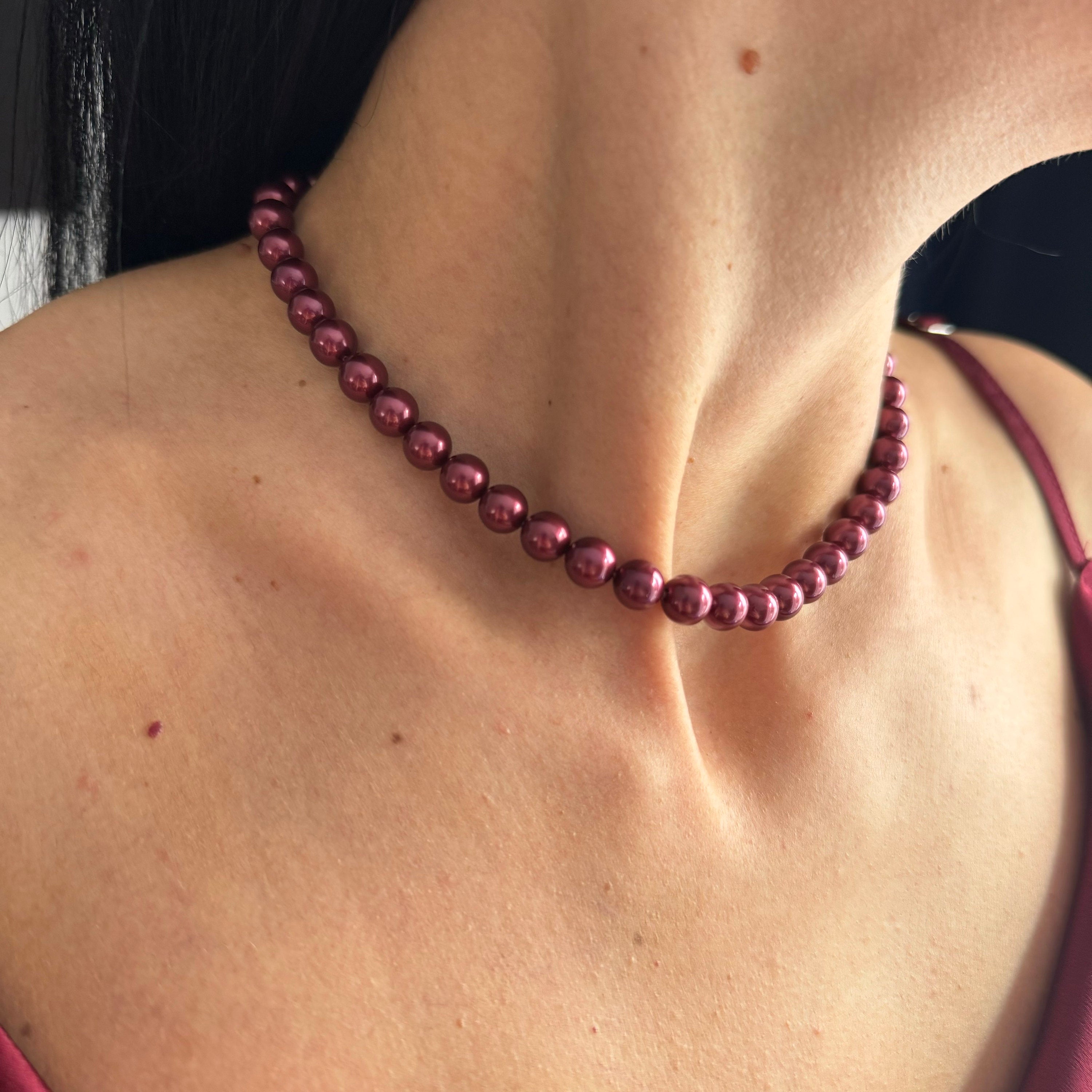 Burgundy Pearl Choker Necklace Wedding Jewelry Bridal Party Gift Classic Statement Piece Elegant Wine Color Beads Formal Event Accessory Glossy Crystal Pearls Gold Plated Clasp Sophisticated Design Vintage Inspired Look Special Occasion