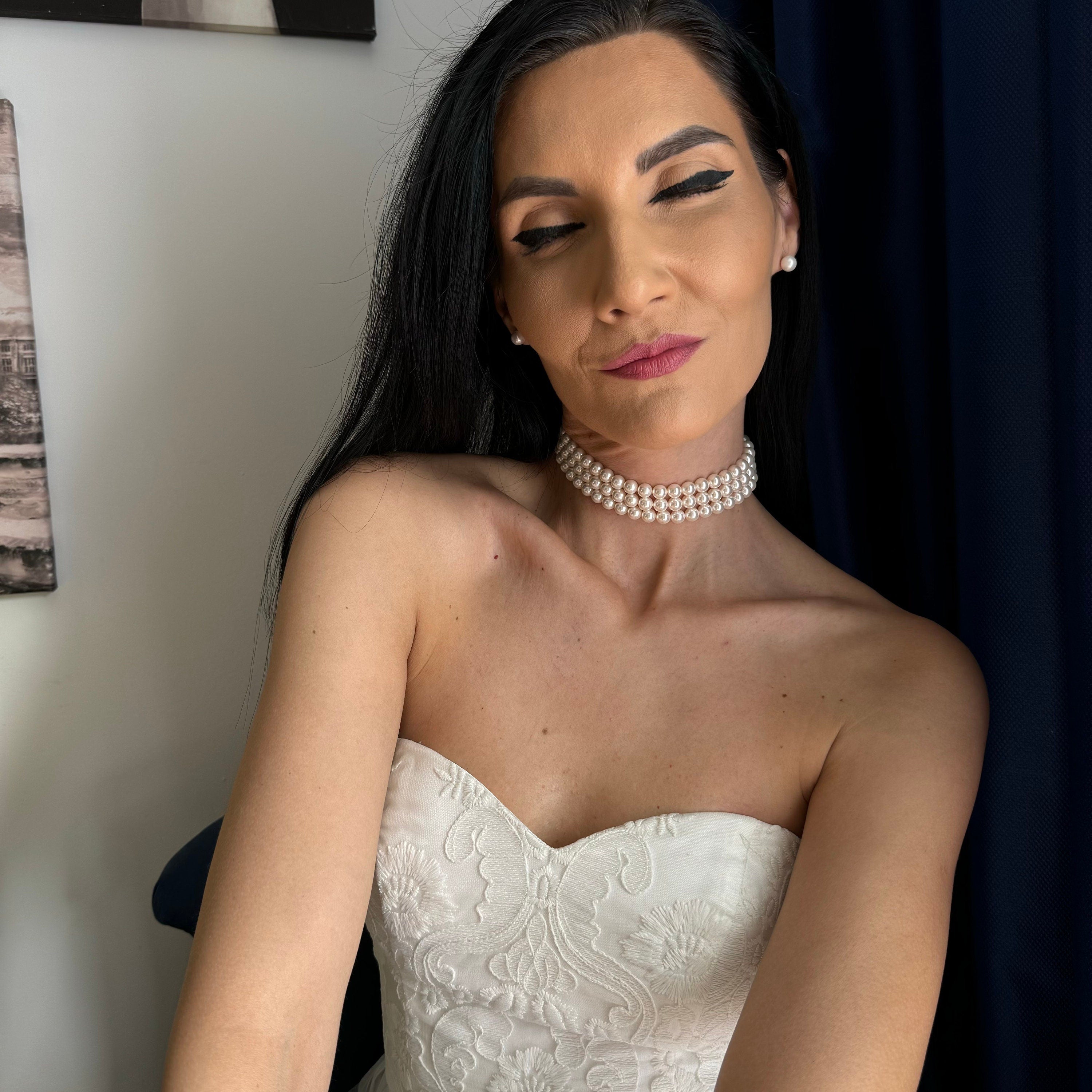 Three rows bridal pearl choker necklace made with 3 layers of Swarovski pearls and gold or silver rhinestones clasp