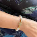 Pearl bracelet with beautiful flower clasp, Gold or silver bridal pearl bracelet, Cassic and elegant custom crystal pearl bracelet, Gift her