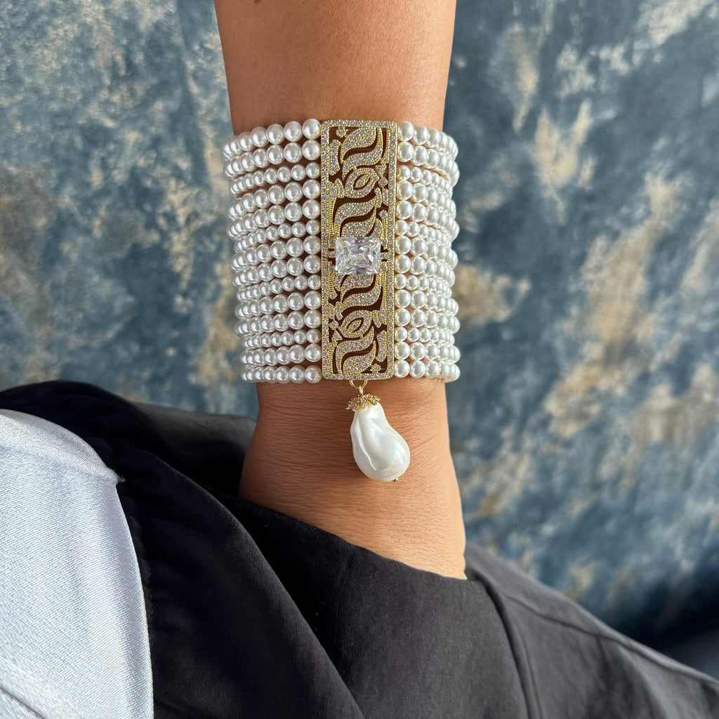 Special Occasion Bracelet Elegant Wedding Jewelry White Pearl Design Crystal Accent Details Multi Strand Collection Statement Piece Formal Event Style Adjustable Length Beautiful Bridal Accessory Shell Pearl Pattern Classic Look