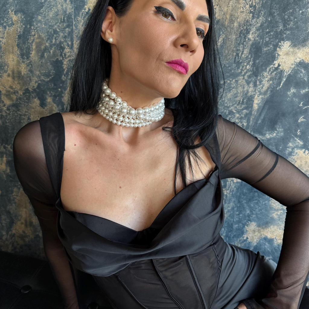 Oversized Layered Pearl Choker Necklace Statement Jewelry Gift Elegant Design Luxury Piece Chunky Style Retro Fashion Occasion Accessory