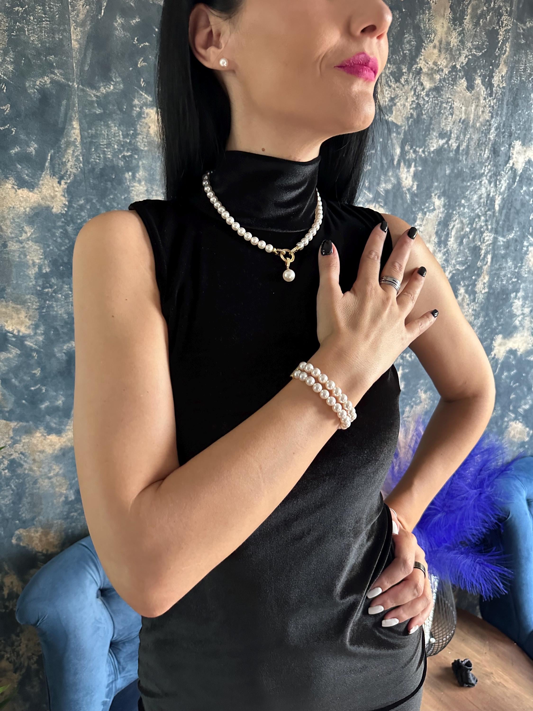 Layered Pearl Bracelet Wedding Accessory Bridal Jewelry Vintage Style Crystal Double Strand Elegant Design Costume Jewellery Bride Wrist