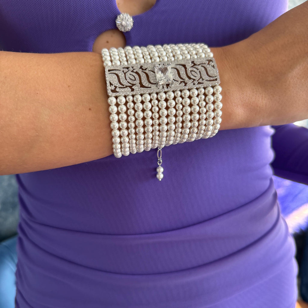 Layered Wide Pearl Cuff Bracelet for Wedding Baroque Statement Bridal Jewelry Vintage Victorian Wite Pearl Bracelet Gift Multi Strand Cuff