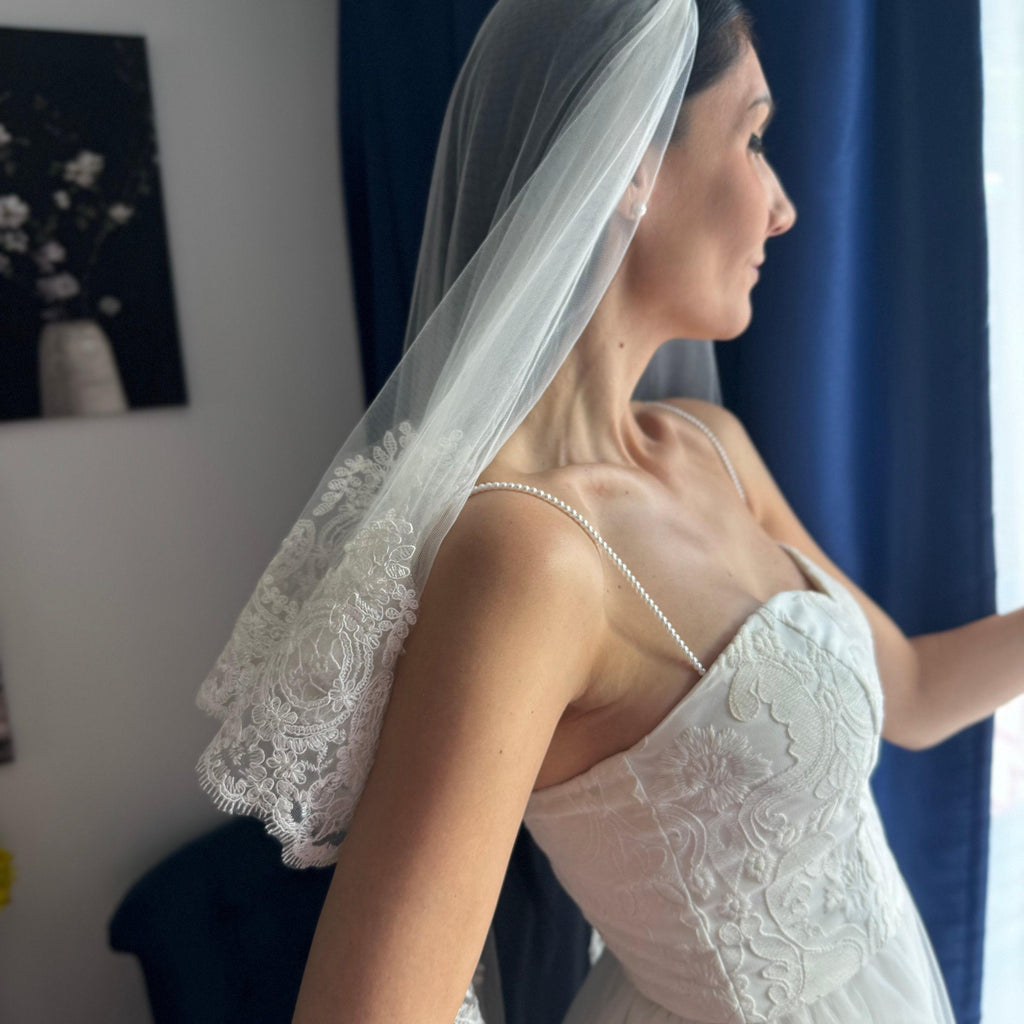 Removable Dress Straps Pearl Shoulder Jewelry Attachment System White Pearl Epaulette Design Bridal Wedding Accessory Collection Elegant Shoulder Enhancement Jewelry Perfect Bridesmaid Gift Sophisticated Formal Event Styling Versatile Dress