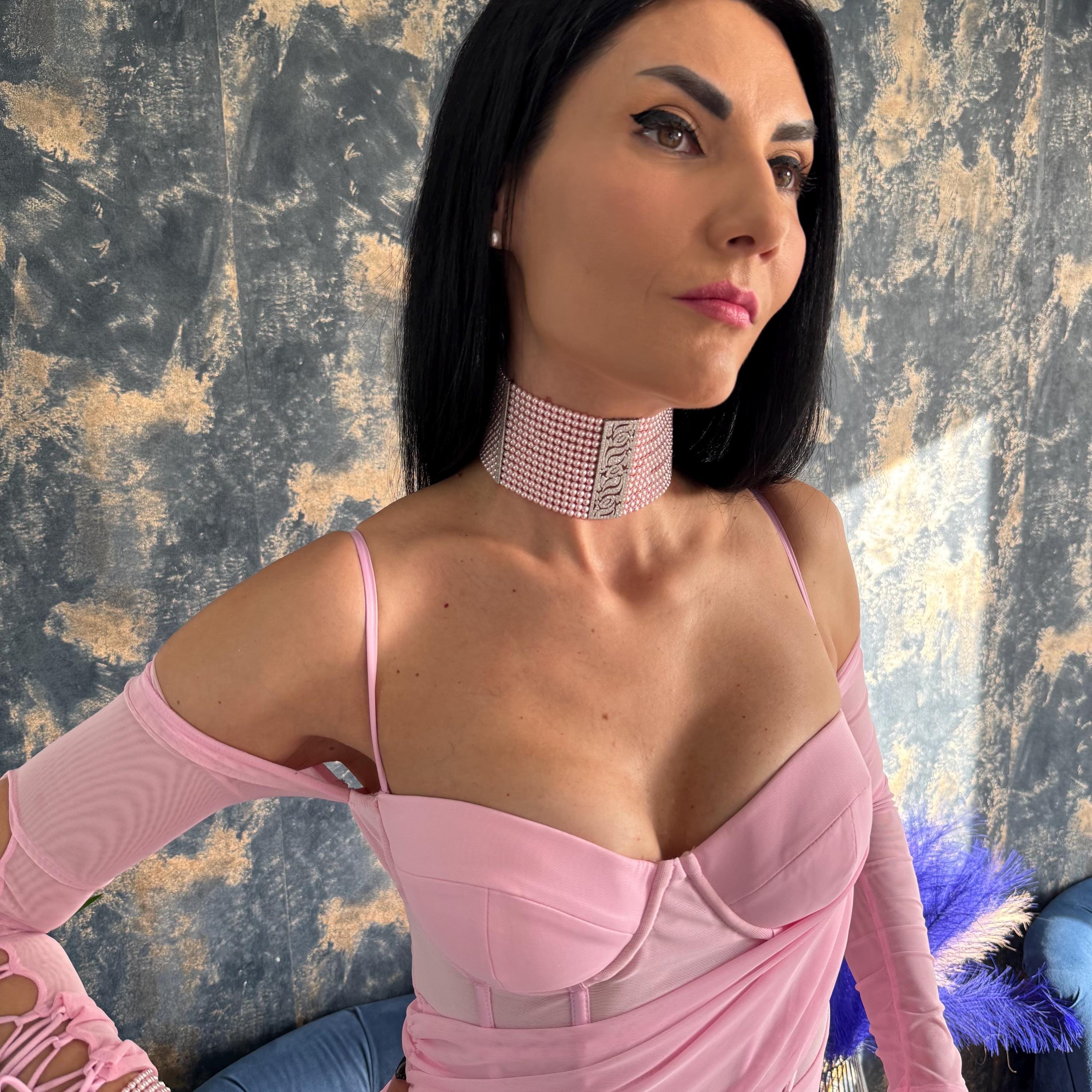 Formal Event Jewelry Rhinestone Choker Necklace Crystal Pearl Elegance Handmade Premium Quality Adjustable Length Feature Custom Fit Option Platinum Plated Centerpiece Zircon Embellished Clasp Special Occasion Essential Wedding Accessory