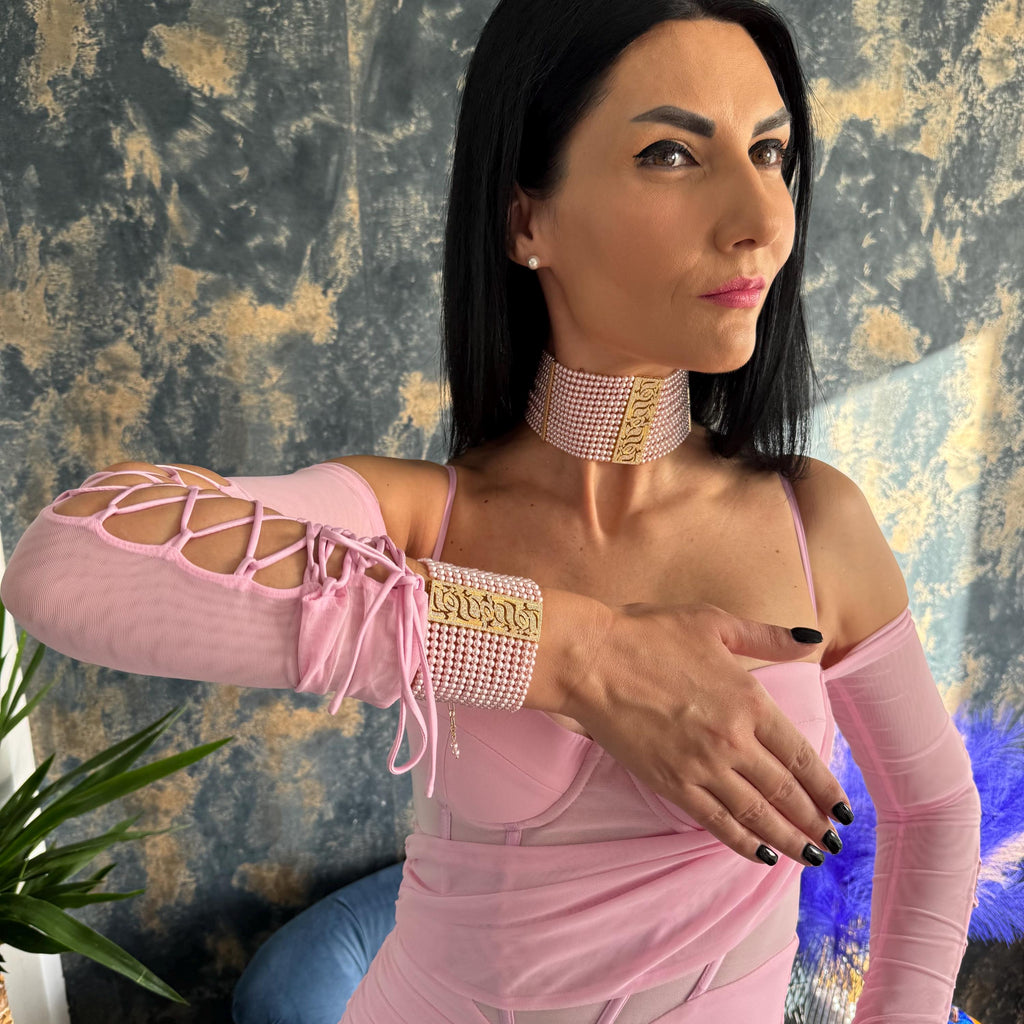 Formal Occasion Necklace Pink Pearl Choker Elegant Design Statement Jewelry Gold Crystal Accents Special Event Accessory Wedding Collection Piece Luxury Gift Idea Adjustable Length Comfort Perfect Evening Wear Bridal Party Essential Gold