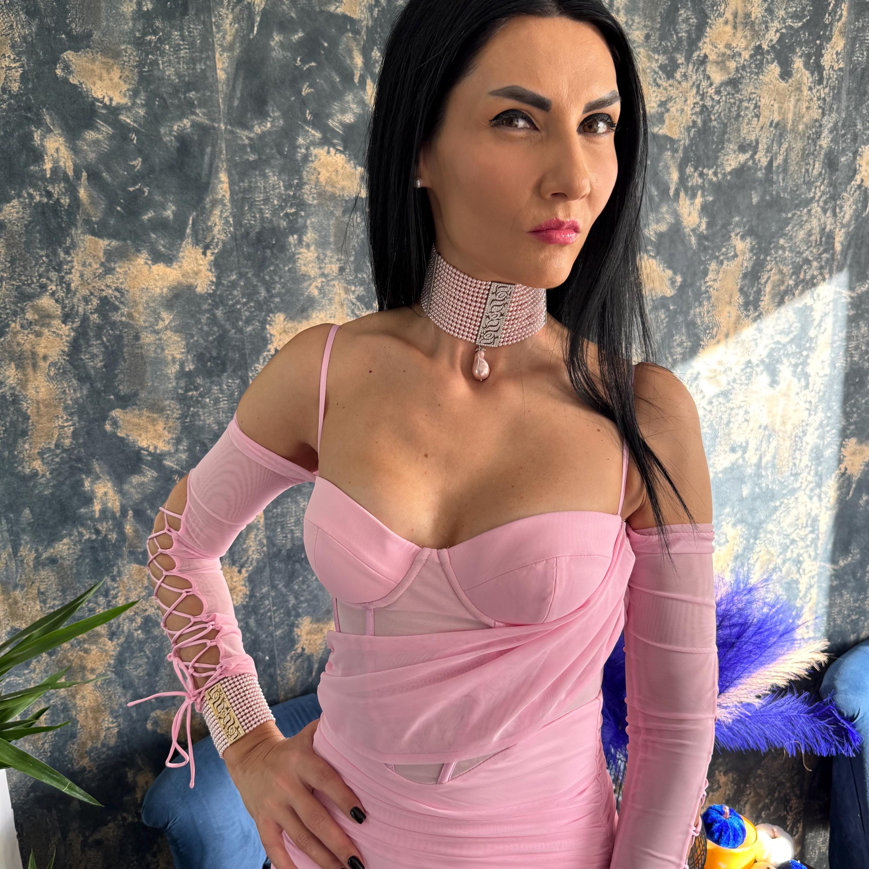 Pink Pearl Choker Necklace Wedding Accessory Bridal Jewelry Collection Handmade Crystal Design Elegant Statement Piece Formal Event Essential Platinum Plated Zircon Centerpiece Customizable Length Adjustable Fit Feminine Style Luxury Gift