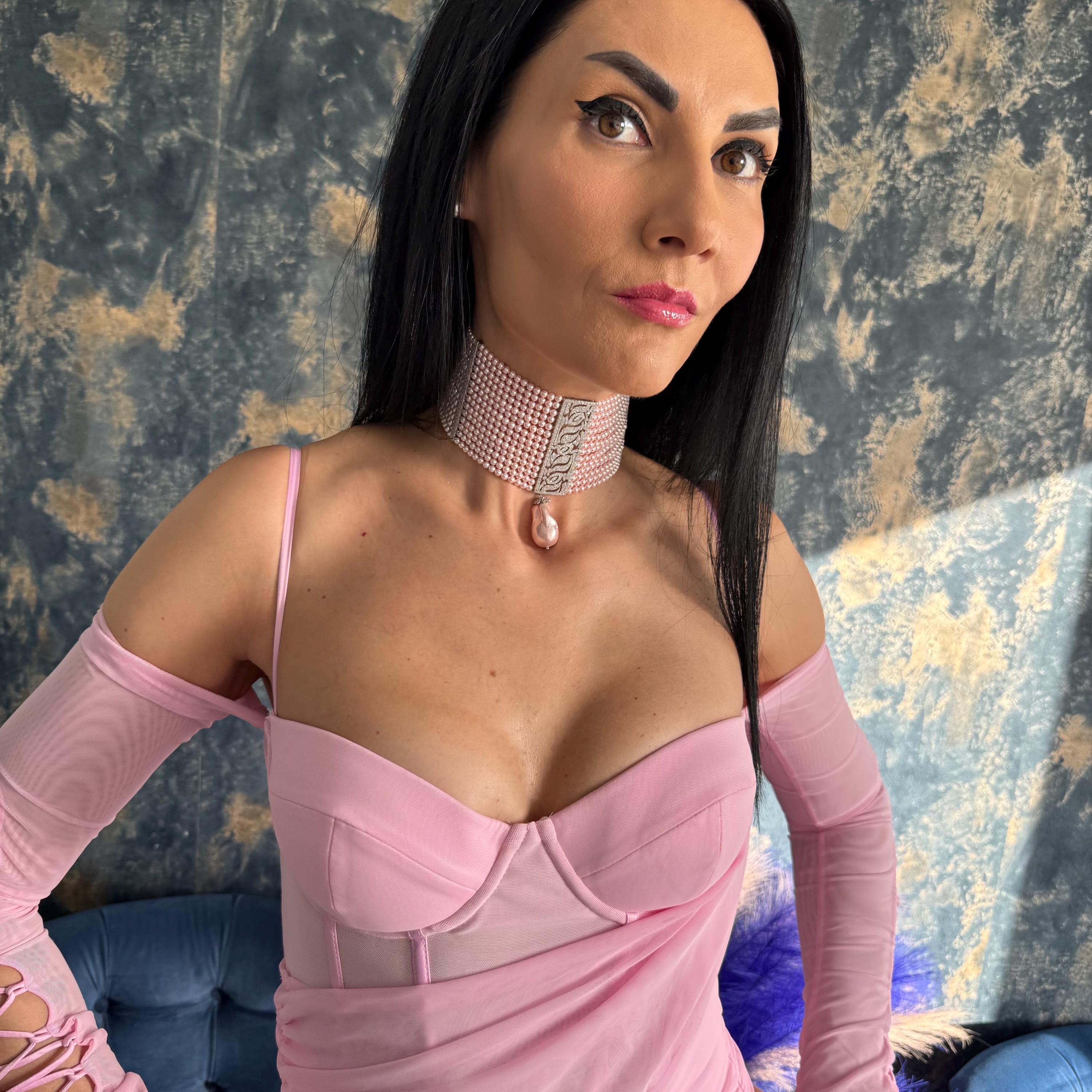 Pink Pearl Choker Necklace Wedding Accessory Bridal Jewelry Collection Handmade Crystal Design Elegant Statement Piece Formal Event Essential Platinum Plated Zircon Centerpiece Customizable Length Adjustable Fit Feminine Style Luxury Gift
