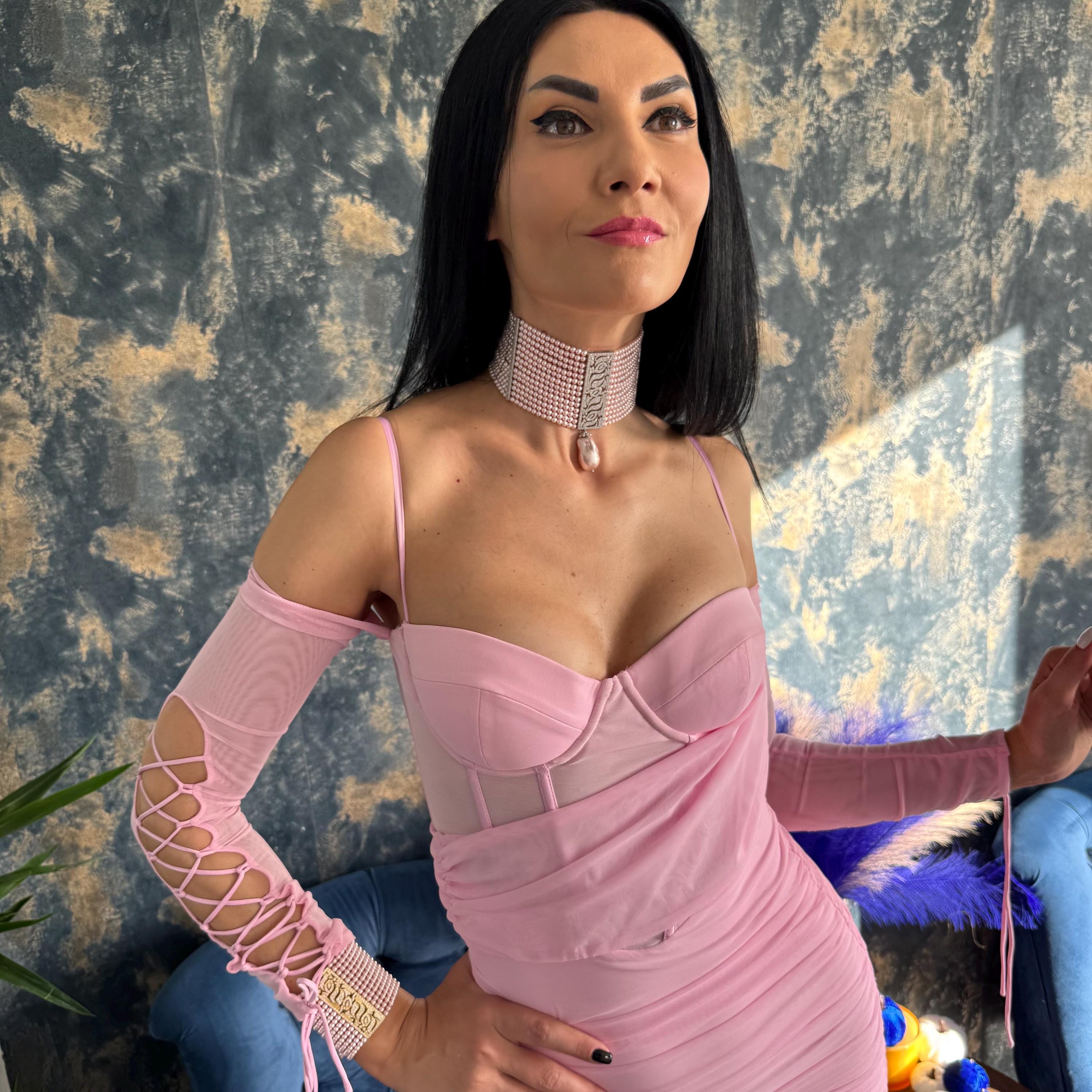 Statement Necklace Design Pink Pearl Choker Handcrafted Crystal Jewelry Formal Wear Essential Elegant Fashion Piece Special Event Accessory Platinum Finish Zircon Centerpiece Adjustable Length Multiple Row Design Luxury Collection Item