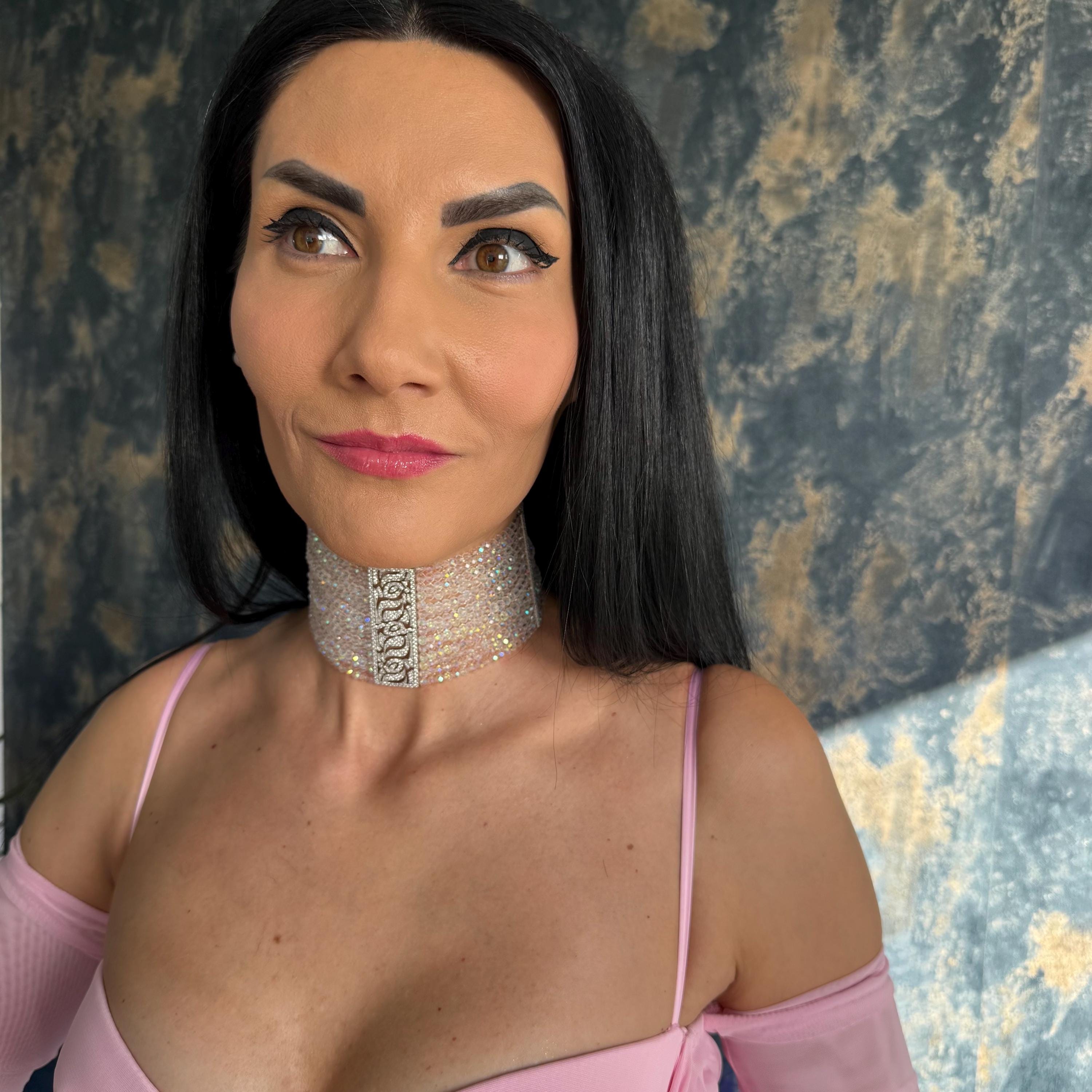 Luxury Wedding Jewelry Crystal Statement Choker Wide Necklace Design Iridescent Glass Beads Faceted Texture Sparkling Silver Finish Handmade Jewellery Gift Elegant Evening Wear Formal Occasion Accessory Special Event Piece Customizable