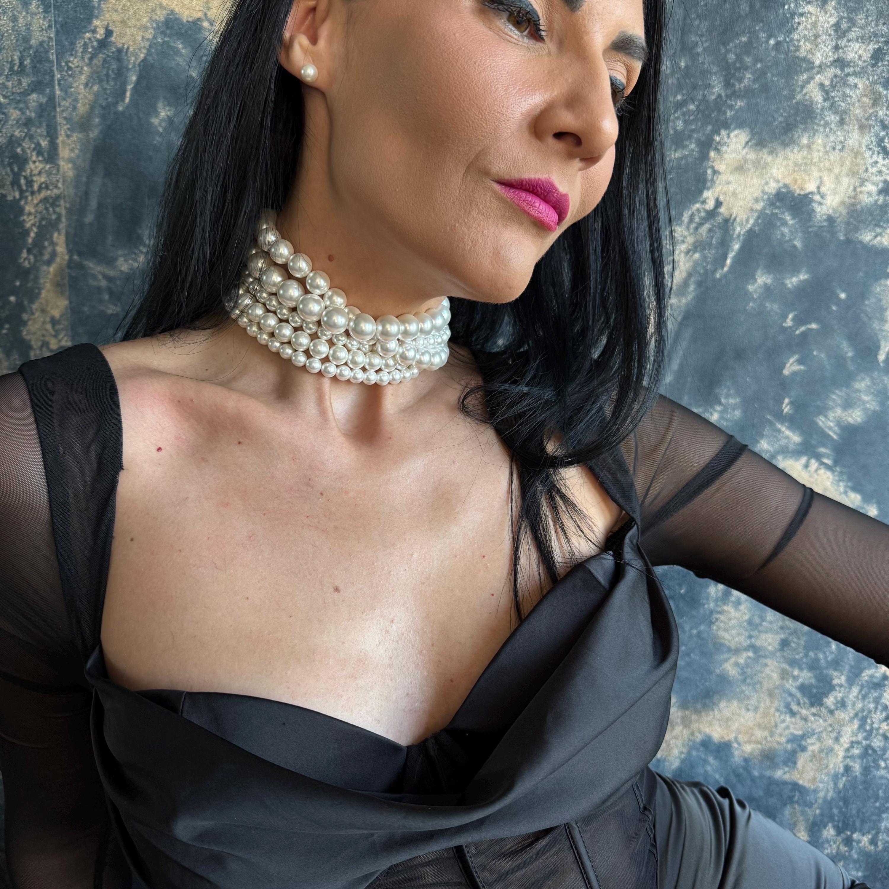 Layered Pearl Choker Statement Necklace Wedding Jewelry Bridal Accessory Five Strand Design Luxury Pearl Collection Elegant Neck Piece Chunky Style Formal Event Jewelry Special Occasion Accessory Adjustable Length Chain Gold Plated Clasp