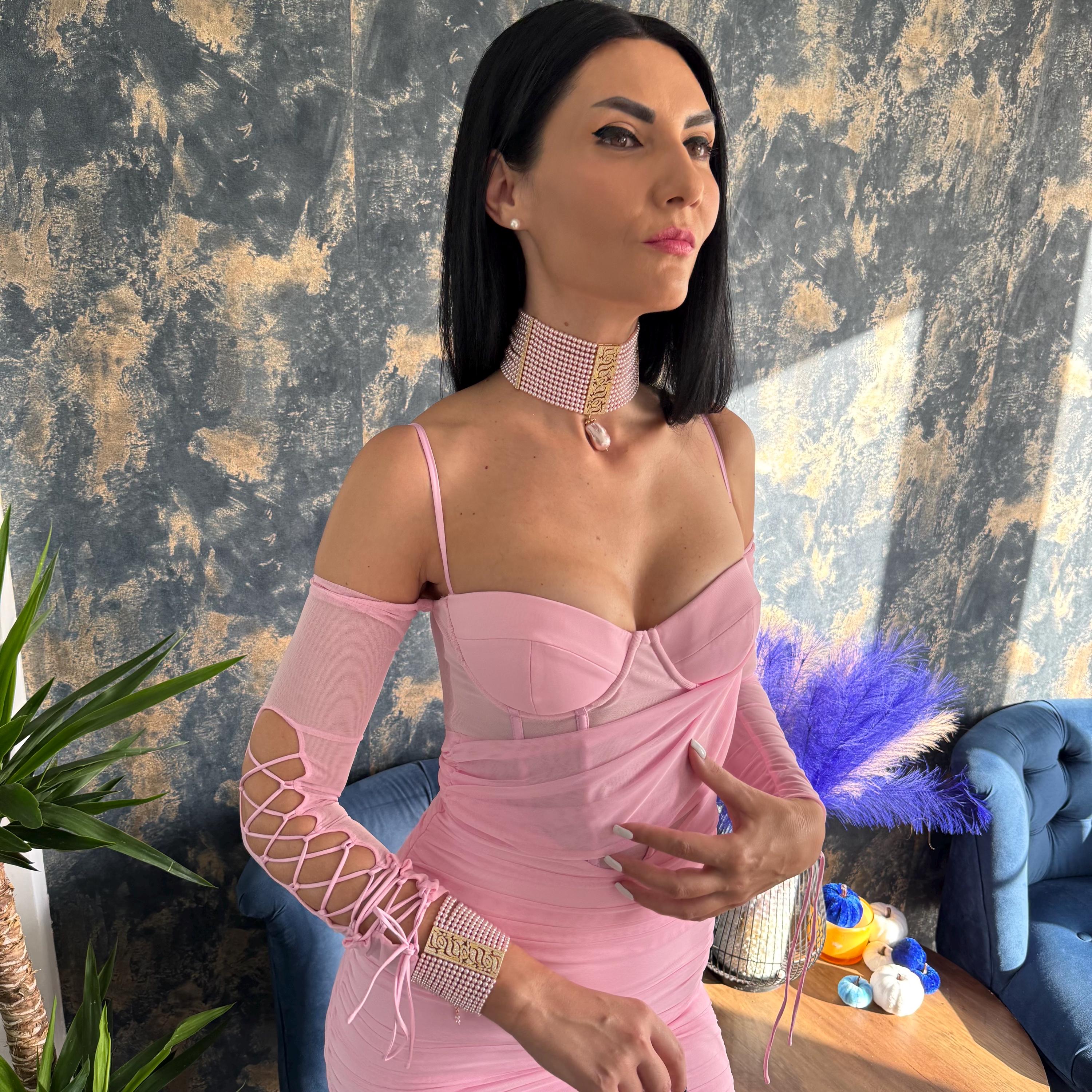 Wedding Pearl Necklace Elegant Choker Design Pink Crystal Strands Beautiful Baroque Pendant Luxury Statement Piece Formal Event Jewelry Gold Zircon Accent Handmade Multilayer Construction Adjustable Length Option Special Occasion Accessory
