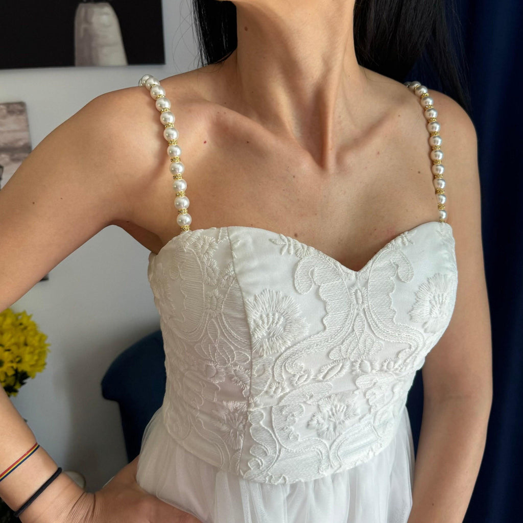 Wedding Dress Enhancement Pearl Shoulder Straps Removable Epaulettes Jewelry Diamante Rhinestone Details Elegant Bridal Accessory Sew On Design Silver Accent Elements Dress Transformation Option Versatile Fashion Update Formal Attire
