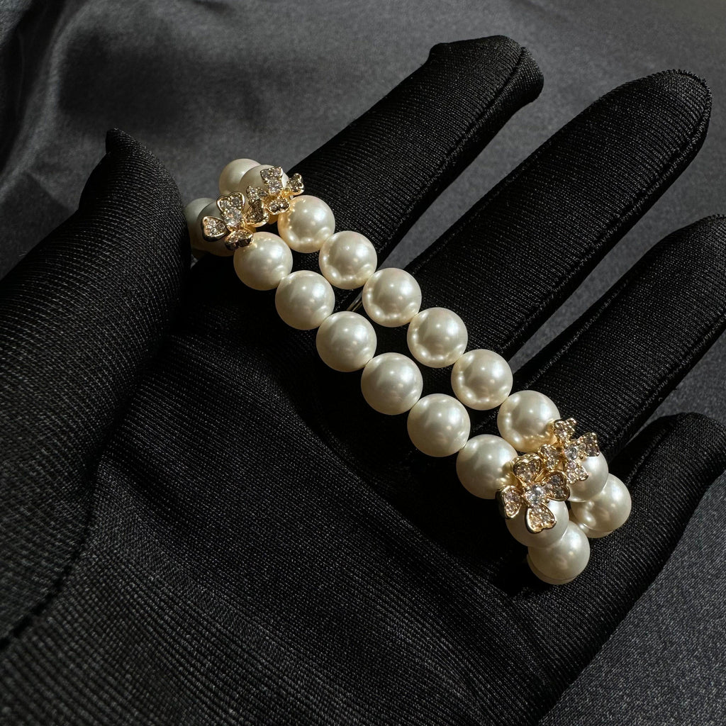 White Pearl Choker Necklace Set Bridal Jewelry Wedding Accessory Formal Layered Crystal Flower Diamante Detail Elegant Design Classic Multi