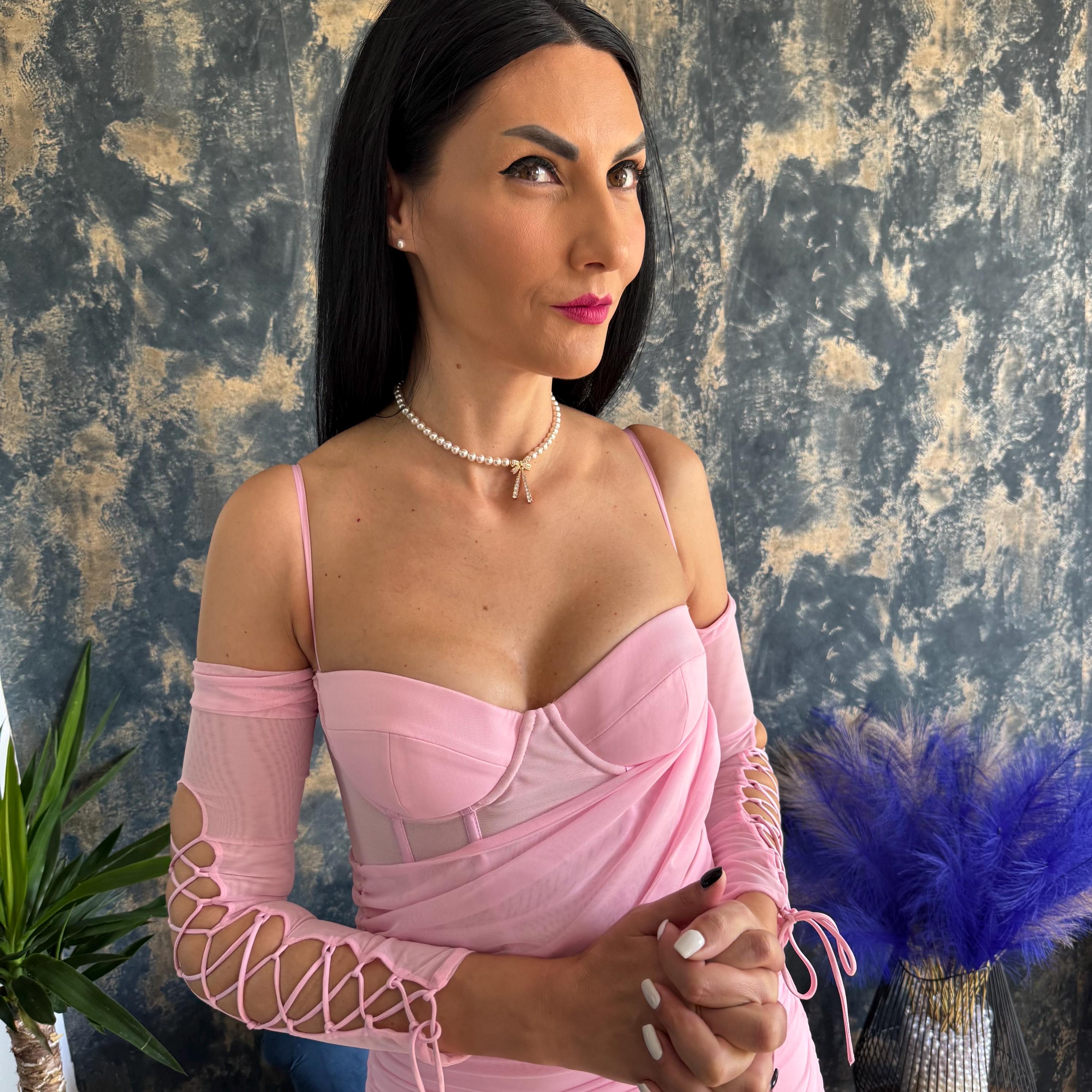 Elegant Crystal Pearl Necklace Bow Charm Design Dainty Choker Style Premium Quality Materials Gold Silver Options Adjustable Length Chain Perfect Gift Idea Women Special Occasion Accessory Formal Event Jewelry Sophisticated Neck Piece