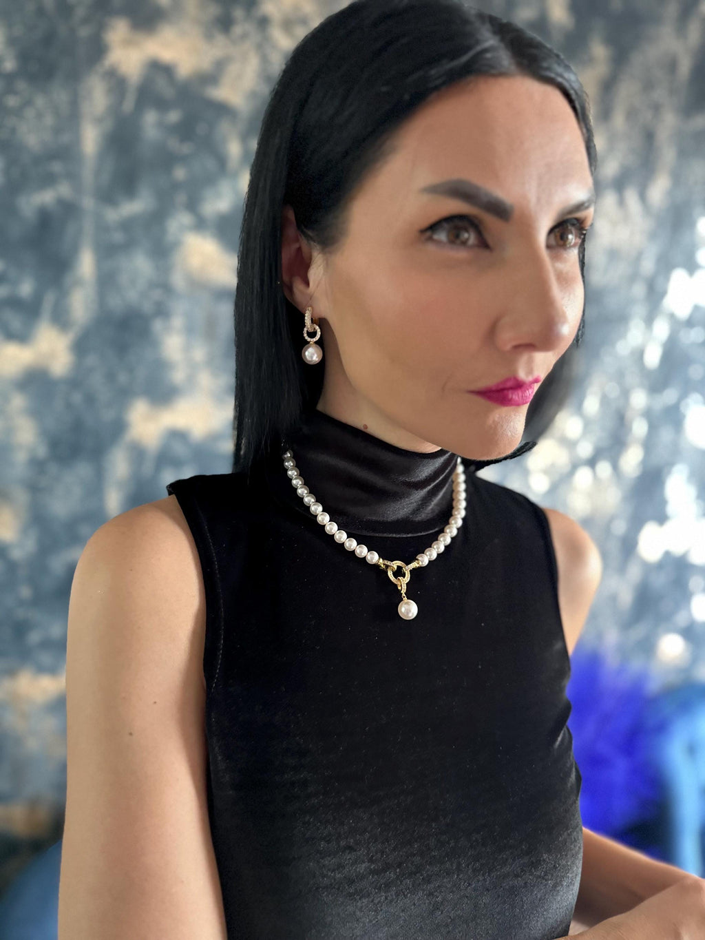 Crystal Pearl Jewelry Gift Wedding Celebration Anniversary Present Birthday Surprise Elegant Pearl Pendant Necklace Formal Evening Accessory Classic Design Statement Piece Beautiful Bridesmaid Gift Luxury Presentation Box Gold Plated Option