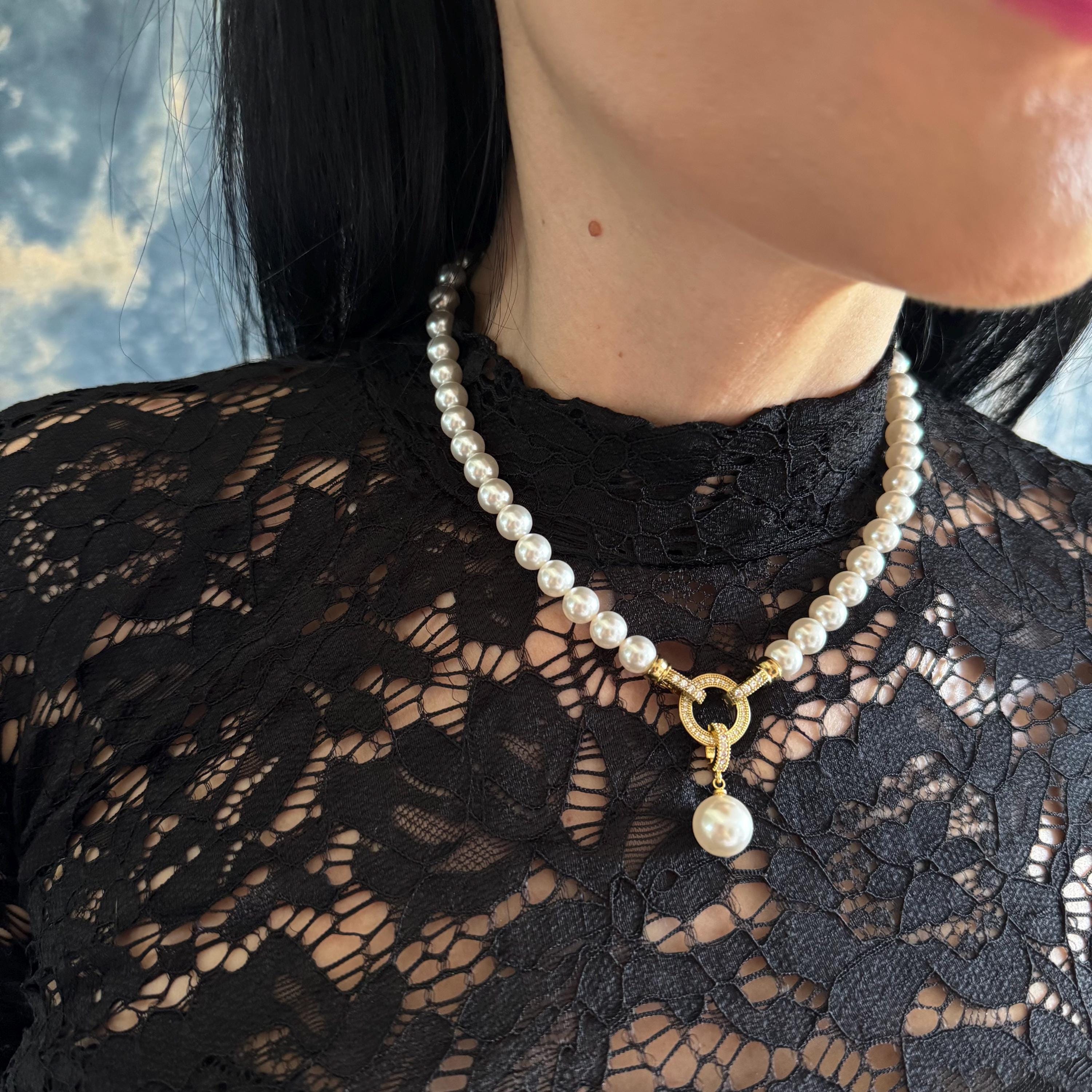 Crystal Pearl Jewelry Gift Wedding Celebration Anniversary Present Birthday Surprise Elegant Pearl Pendant Necklace Formal Evening Accessory Classic Design Statement Piece Beautiful Bridesmaid Gift Luxury Presentation Box Gold Plated Option
