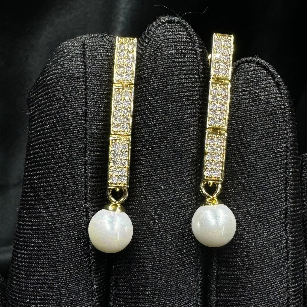 Pearl Bridal Earring Wedding Jewelry Statement Piece Dangle Drop Design White Shell Pearls Gold Plated Brass Zircon Inlaid Elegant Wedding Day Accessory Bride Bridesmaid Gift Formal Attire Essential Luxury Piece Timeless Collection Special