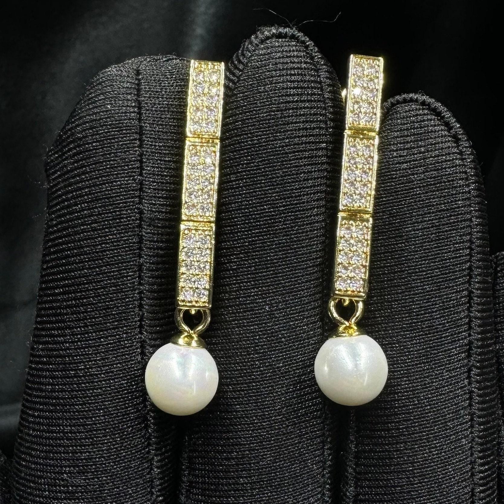 Pearl Bridal Earring Wedding Jewelry Statement Piece Dangle Drop Design White Shell Pearls Gold Plated Brass Zircon Inlaid Elegant Wedding Day Accessory Bride Bridesmaid Gift Formal Attire Essential Luxury Piece Timeless Collection Special