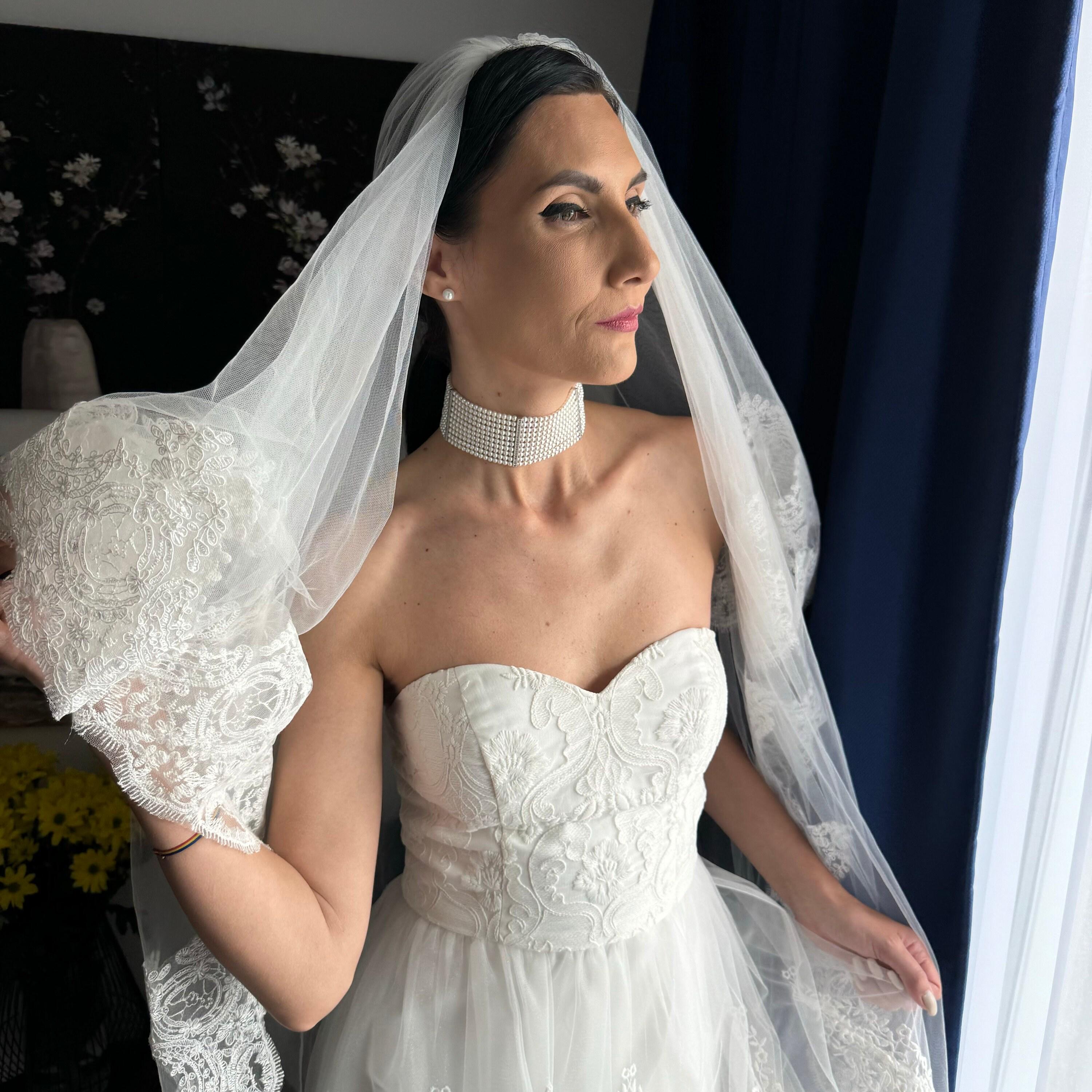 Bridal Accessory Collection Layered Pearl Necklace Wedding Jewelry Statement Multi Strand Choker Elegant White Pearls Diamante Details Adjustable Length Chain Special Occasion Gift Formal Event Essential Wedding Day Jewelry Beautiful