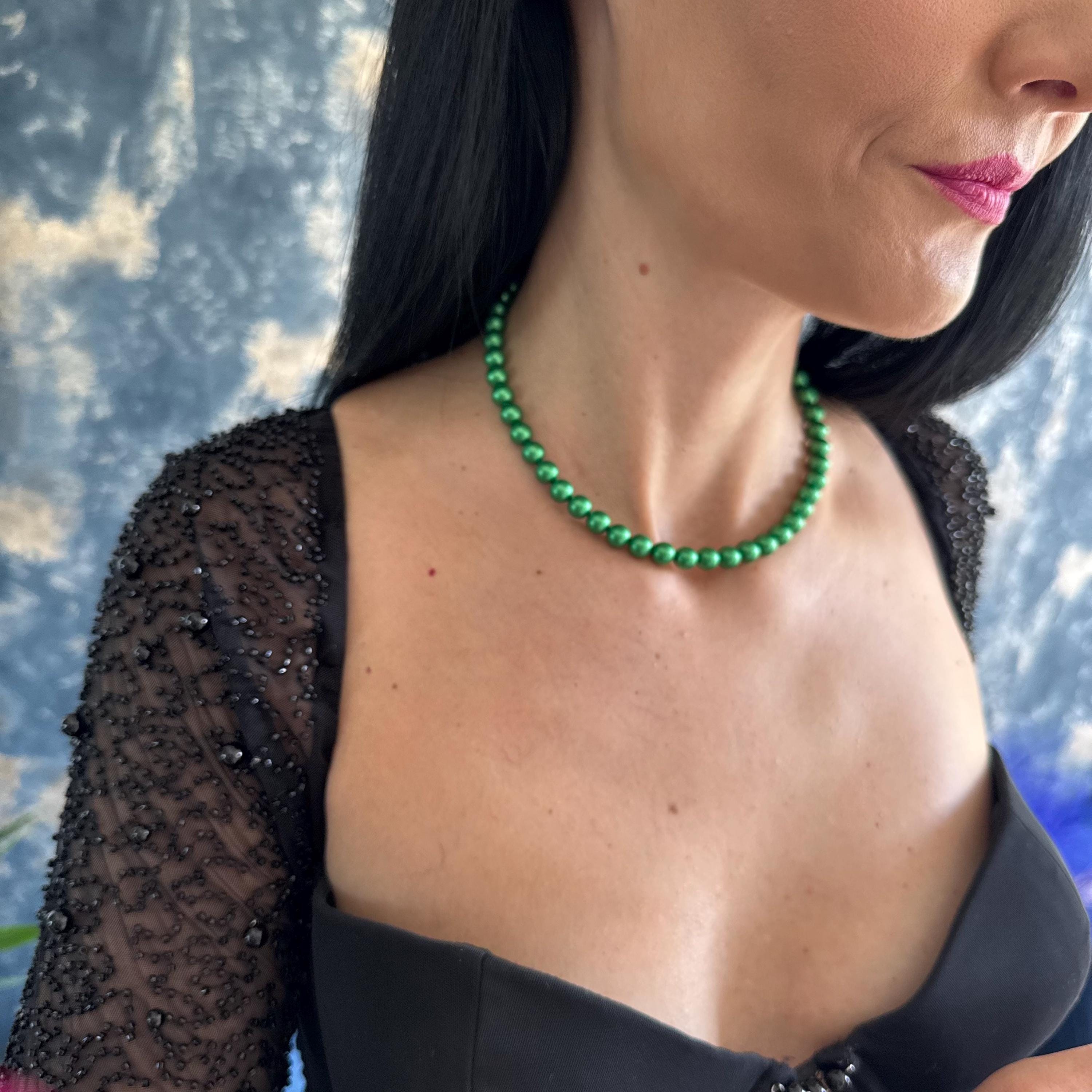 Crystal Pearl Jewelry Emerald Green Necklace Elegant Statement Piece Premium Quality Design Handmade Fashion Accessory Sophisticated Style Formal Event Essential Adjustable Length Chain Extension Customizable Size Option Perfect Gift Idea