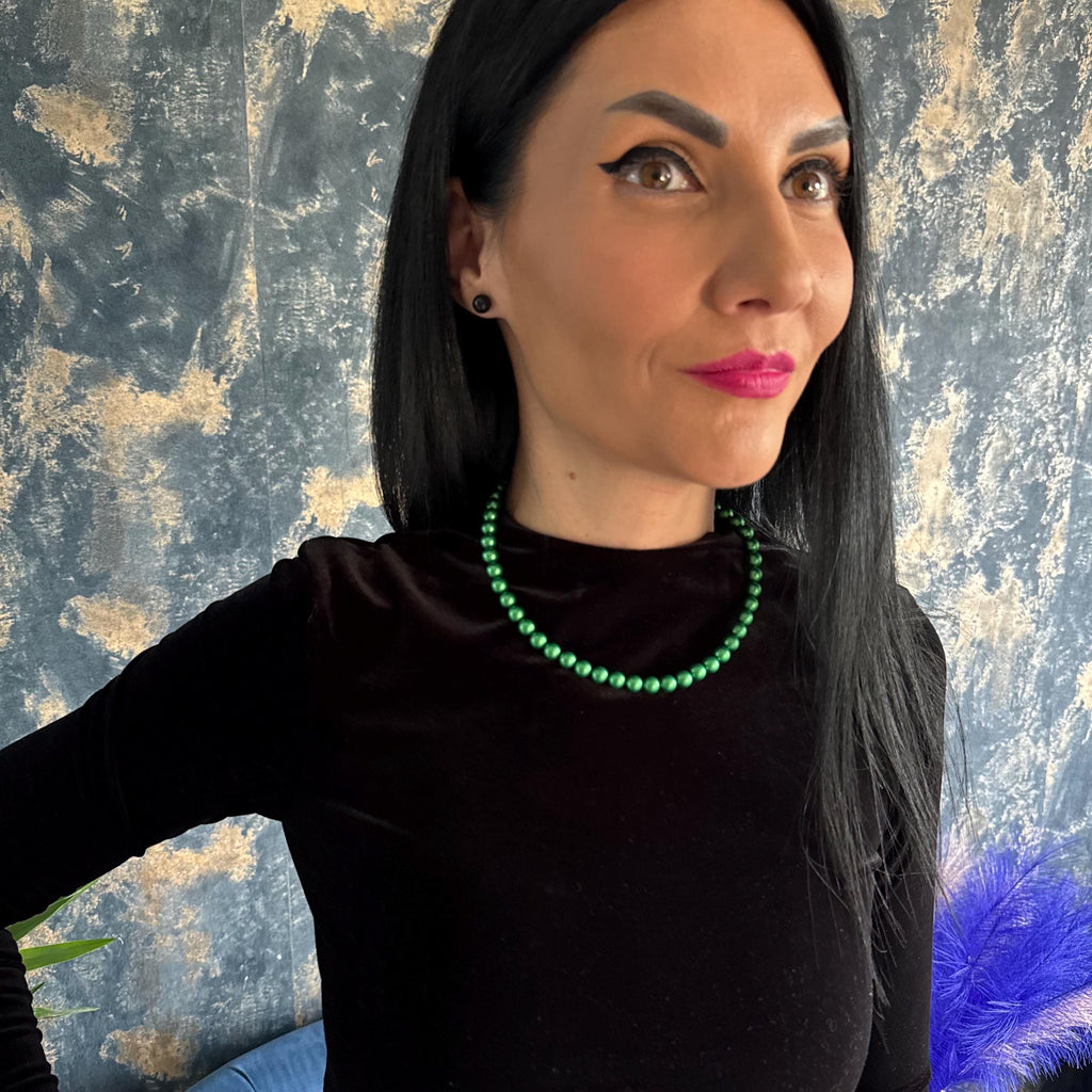 Emerald Pearl Necklace Handmade Crystal Jewelry Premium Quality Design Green Fashion Statement Elegant Accessory Adjustable Length Chain Extension Customizable Size Options Gold Platinum Clasp Formal Event Perfect Gift Idea Special Occasion