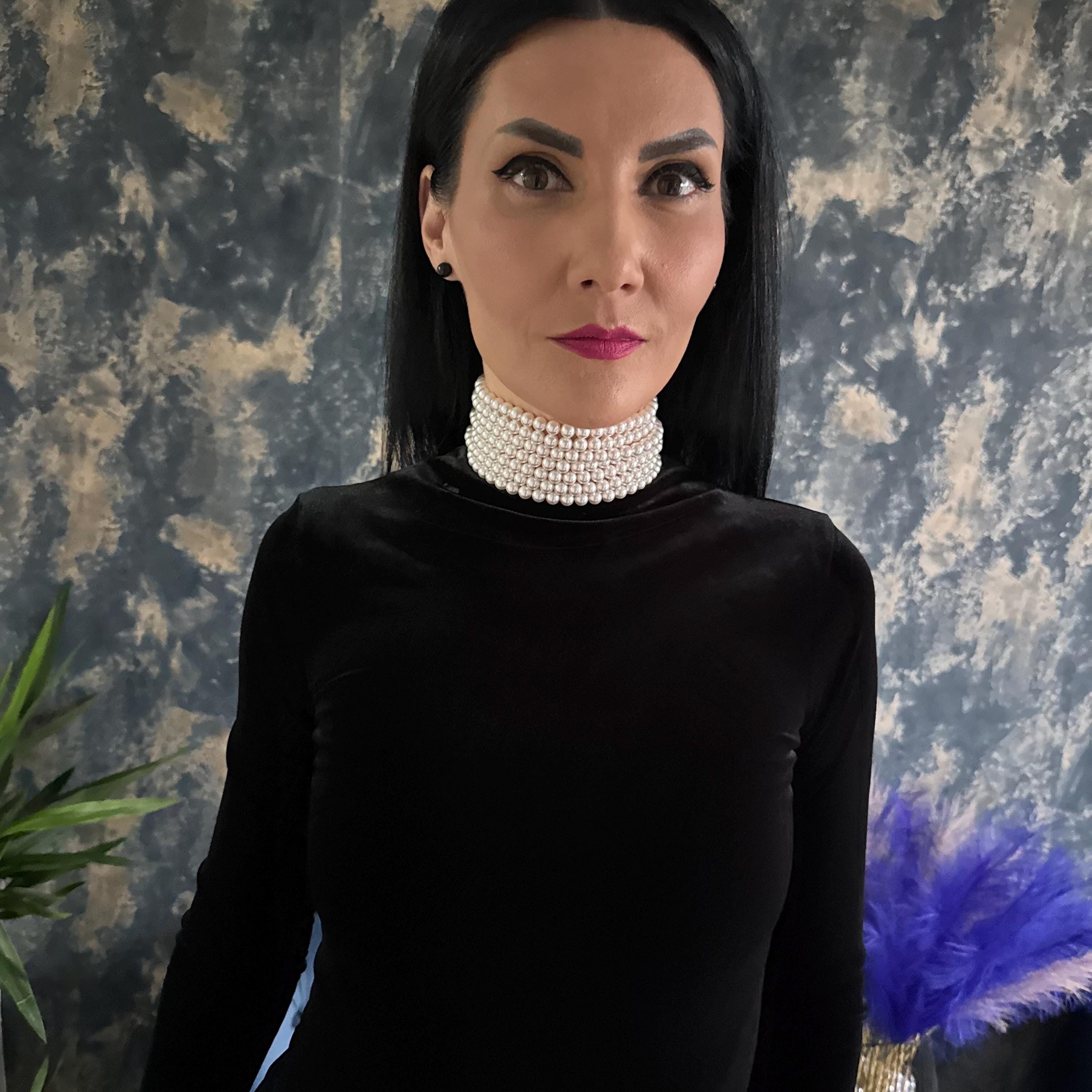 Pearl Wedding Necklace Bridal Choker Design Seven Layer Crystal Pearls Elegant Statement Piece Formal Event Jewelry White Chunky Style Luxury Accessory Timeless Collection Wedding Day Essential Beautiful Bridal Look Special Occasion Wear