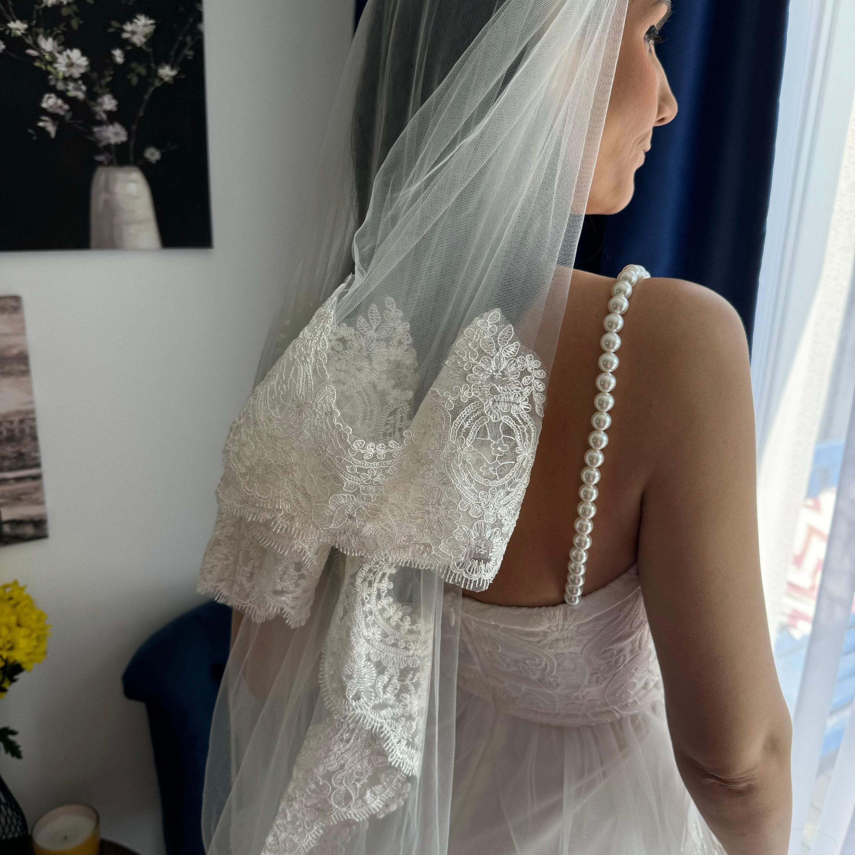 Attachable Dress Jewelry Pearl Shoulder Strap Wedding Bridal Accessory Removable Gown Enhancement Elegant Shell Pearl Design Perfect Bride Outfit Essential Sophisticated Wedding Day Styling Beautiful Dress Accessory Premium Quality