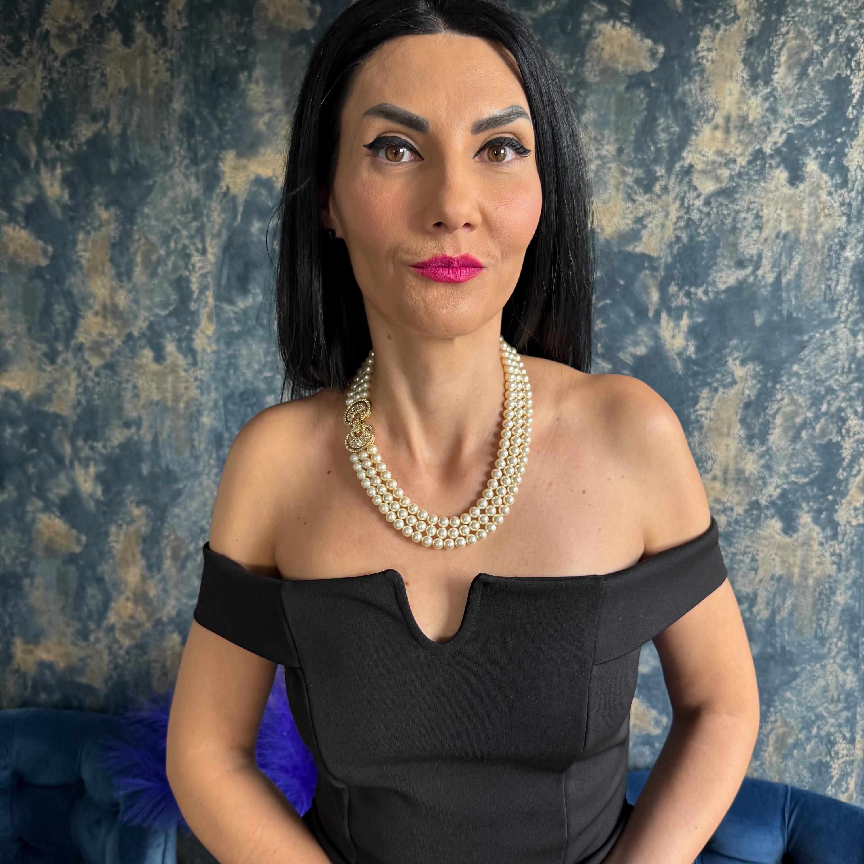Luxury Formal Accessory Triple Strand Pearl Necklace Vintage Layered Design Statement Piece Wedding Jewelry Elegant Style Ivory Crystal Beads Rhinestone Clasp Gold Embellished Finish Special Occasion Gift Sophisticated Fashion Addition