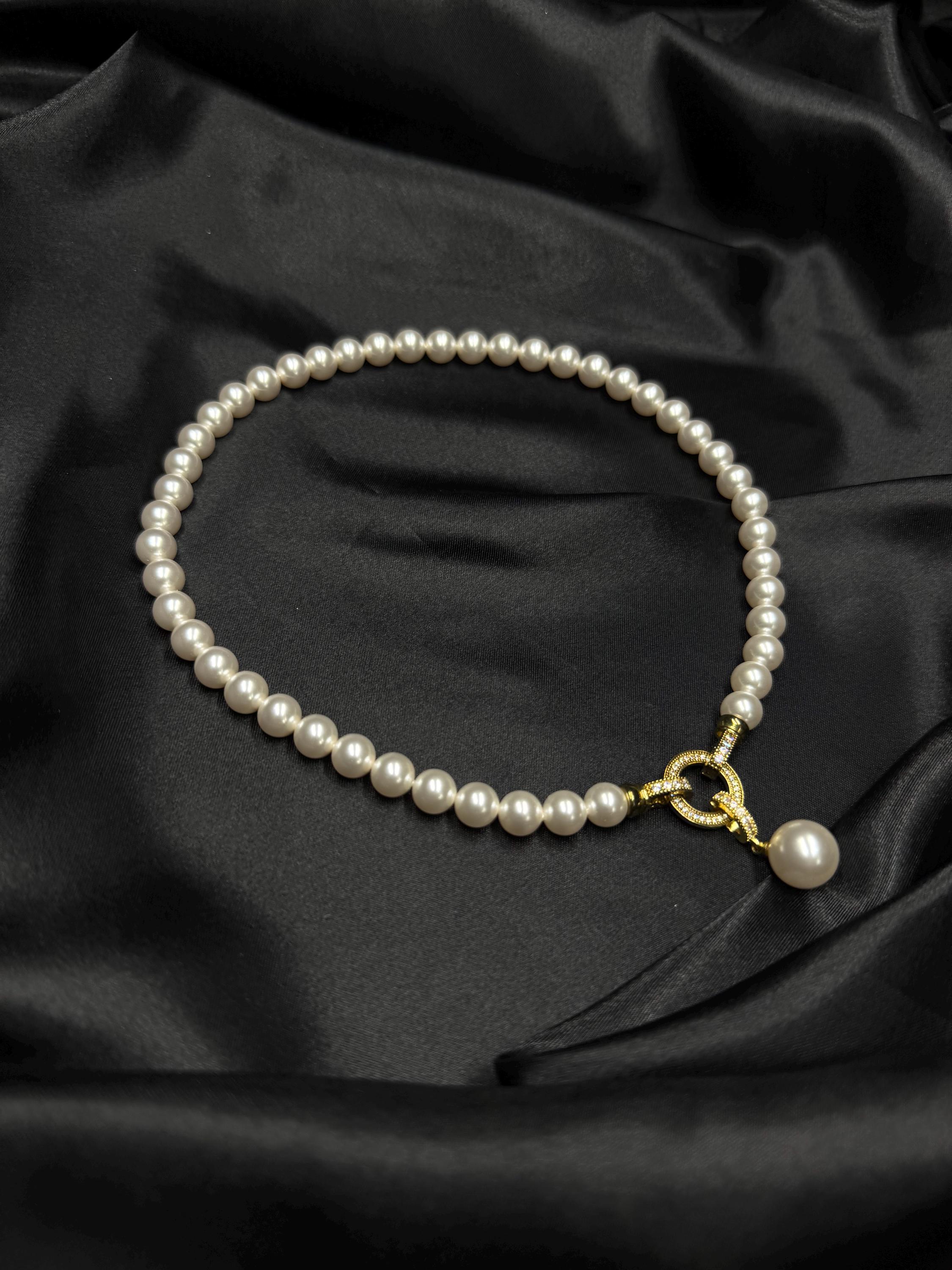 Gold Plated Necklace Pearl Drop Pendant Premium Crystal Pearls Elegant Design Classic Jewelry Piece Luxury Statement Accessory Formal Event Option Everyday Wear Style Wedding Collection Decorative Clasp Detail Perfect Gift Idea Anniversary