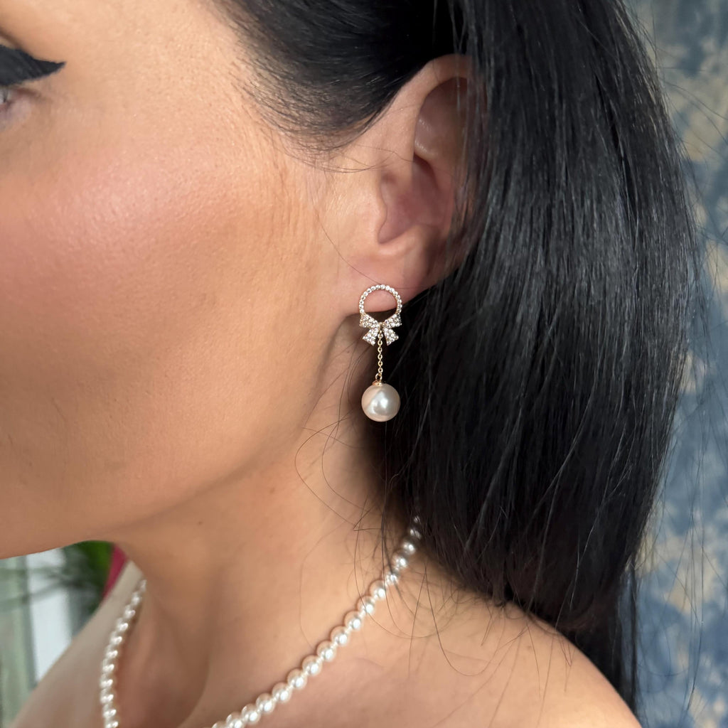 Bridal Jewelry Gift Pearl Wedding Earrings Elegant Bridesmaid Present Special Occasion Accessory Formal Wedding Day Statement Piece Classic Crystal Design Beautiful Dangle Drop Style Timeless Wedding Collection Perfect Bride Gift Stunning