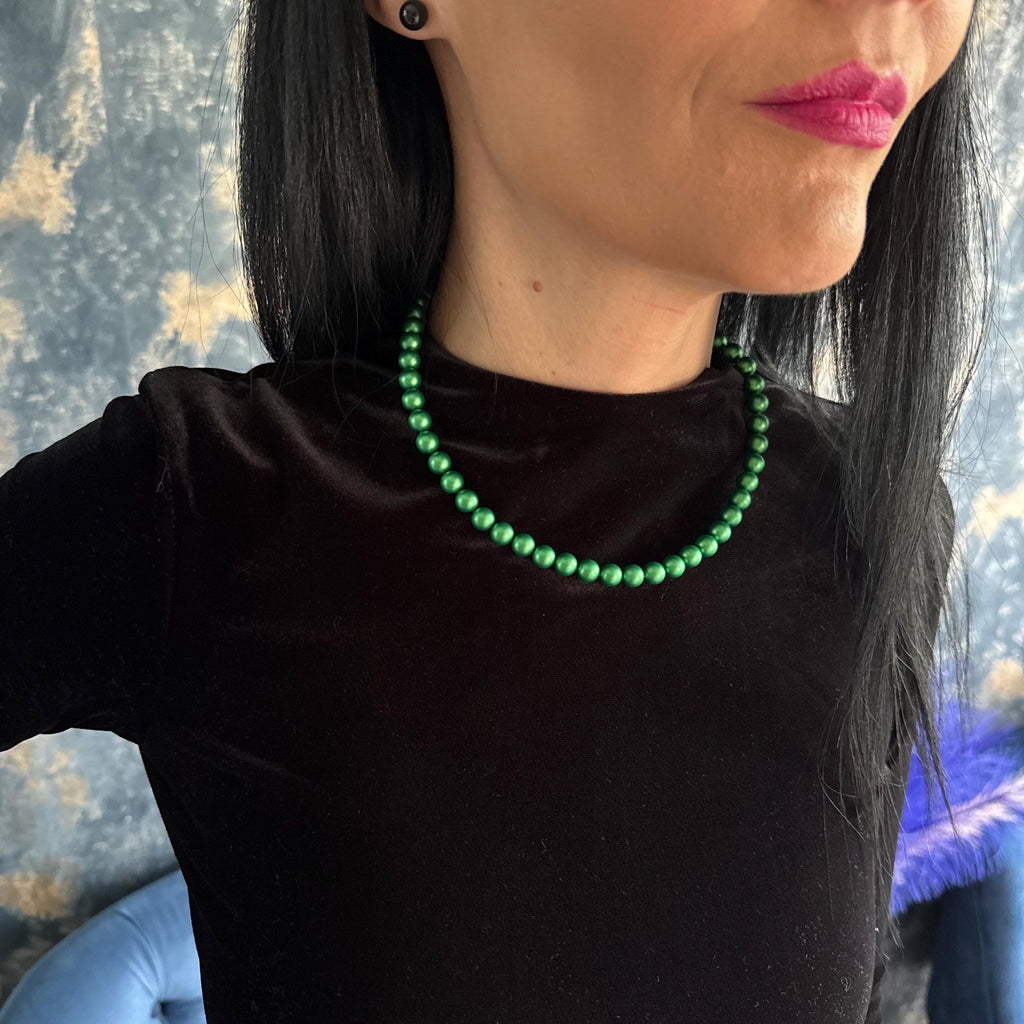 Handmade Green Necklace Perfect Gift Idea Secret Santa Present Christmas Night Accessory Emerald Pearl Jewelry Premium Crystal Beads Elegant Design Statement Piece Holiday Season Essential Adjustable Length Option Customizable Size Chain