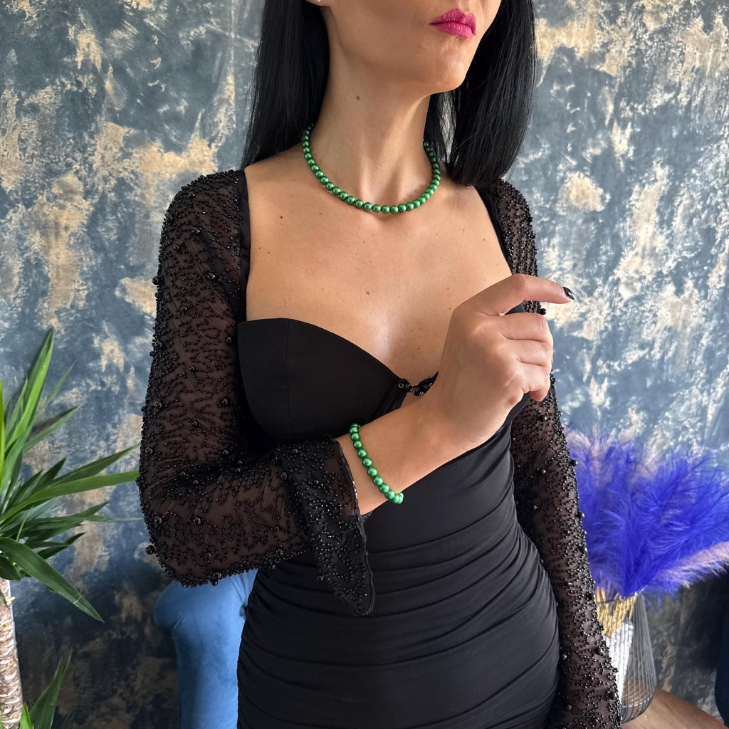 Emerald Pearl Necklace Handmade Crystal Jewelry Premium Quality Design Green Fashion Statement Elegant Accessory Adjustable Length Chain Extension Customizable Size Options Gold Platinum Clasp Formal Event Perfect Gift Idea Special Occasion