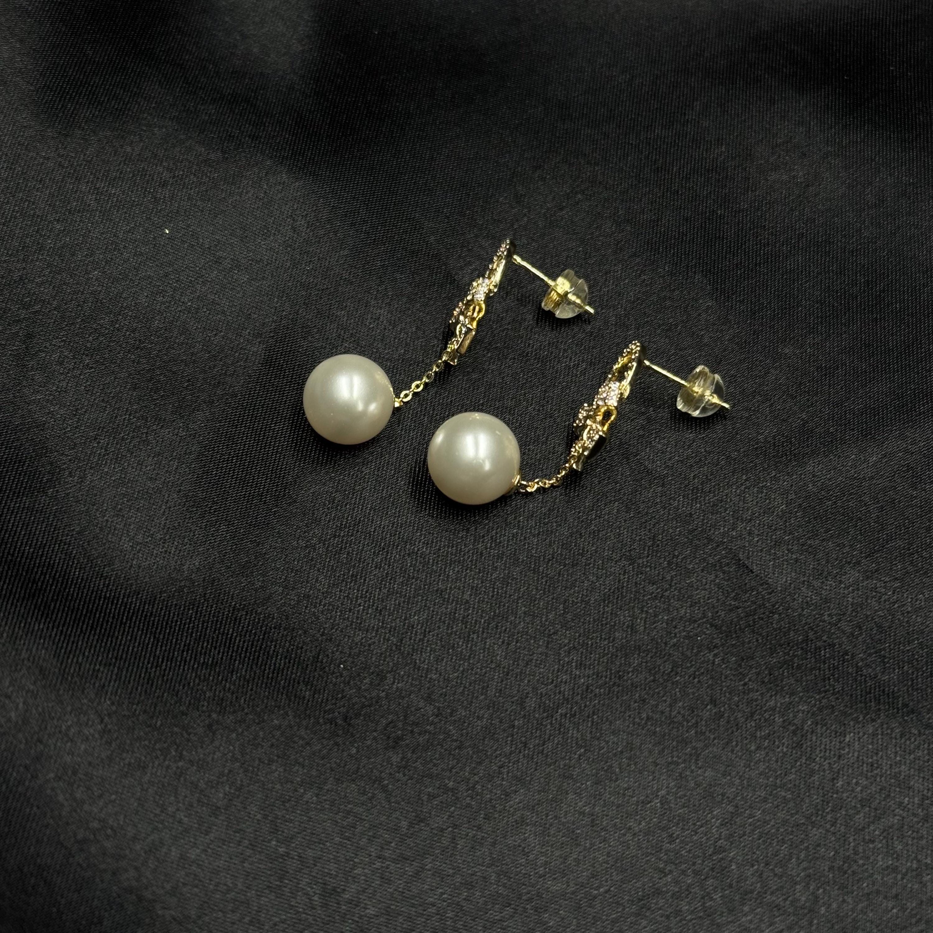 Pearl Wedding Earring Bridal Jewelry Gift Idea Elegant Design Classic Sparkly Accessory Formal Day Statement Dangle Drop Bridesmaid Bride