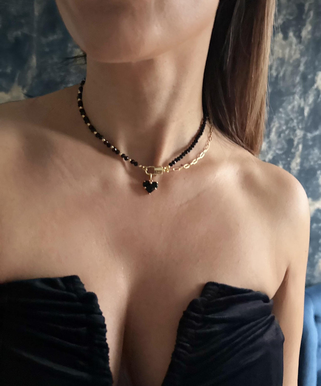 Layered Choker Necklace Black Spinel Beaded Gold Chain Heart Pendant Minimalist Jewelry Dainty Design Elegant Gift Natural Stone Beads Gold Plated Metal Modern Style Everyday Wear Special Occasion Perfect Present Fourteen Inch Length