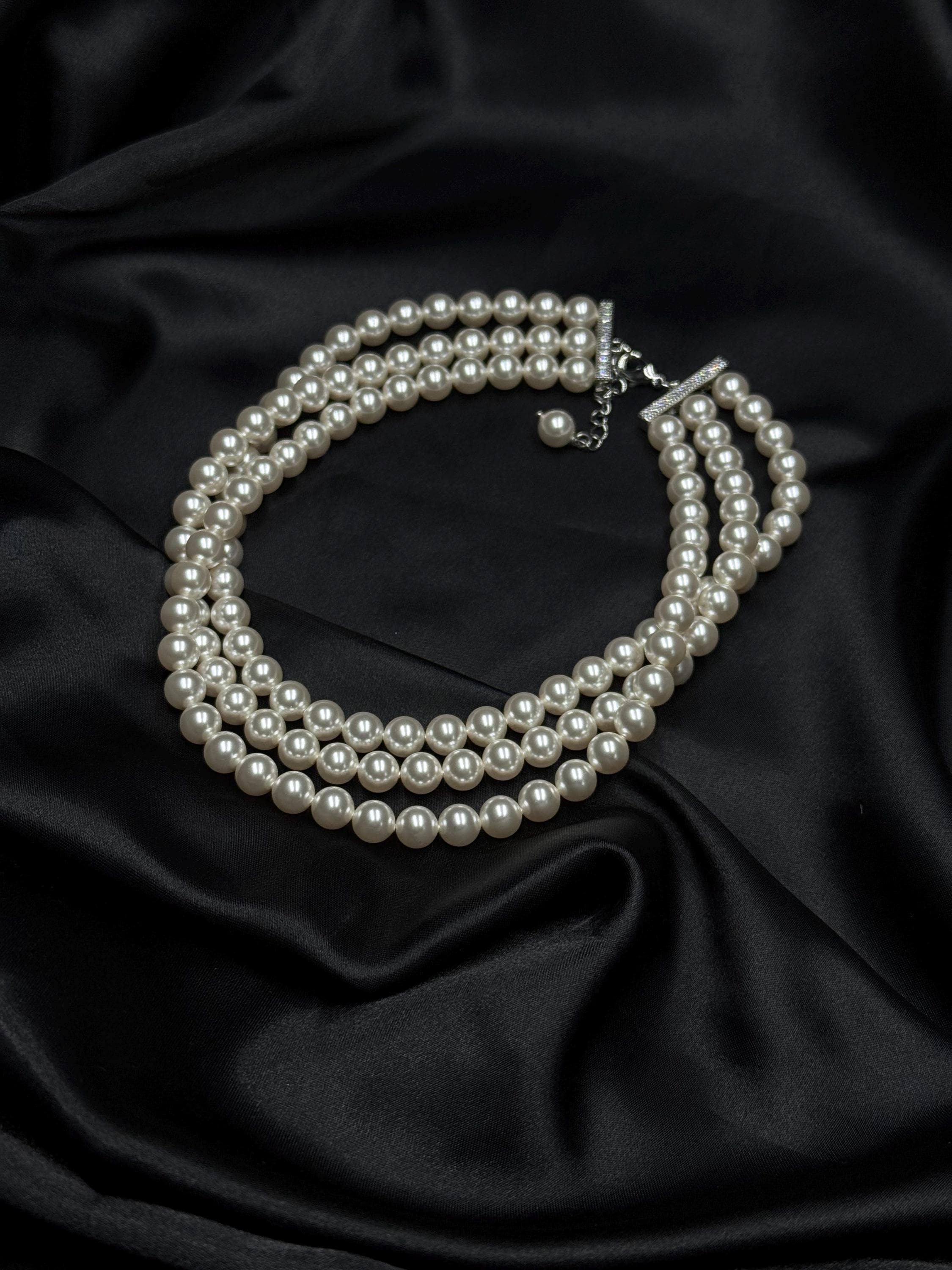 Bridal Pearl Choker Necklace Wedding Jewelry for Bride Multi-Strand White Pearl Choker Elegant Vintage Ivory Bridal Accessory Classic Collar