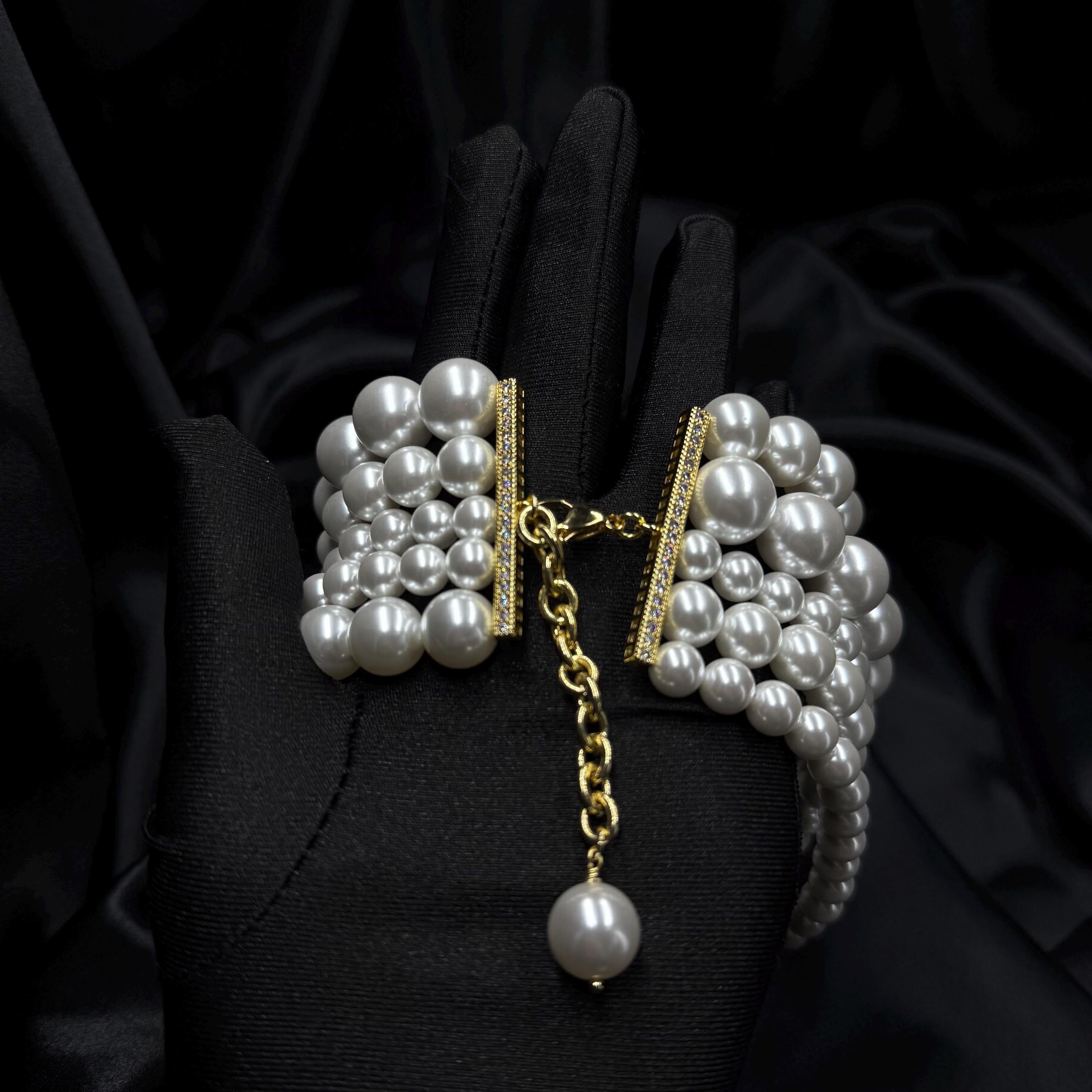 Oversized Layered Pearl Choker Necklace Statement Jewelry Gift Elegant Design Luxury Piece Chunky Style Retro Fashion Occasion Accessory