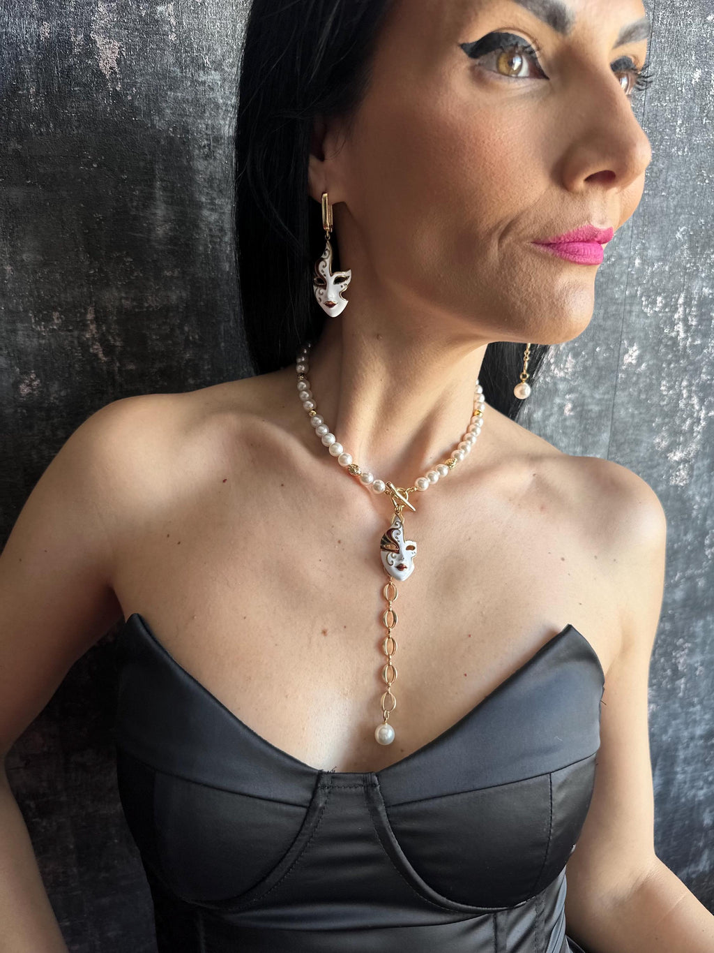 Unique Pearl Jewelry Set with Gold Mask Charm Y Chain Choker Necklace & Asymmetrical Statement Earrings