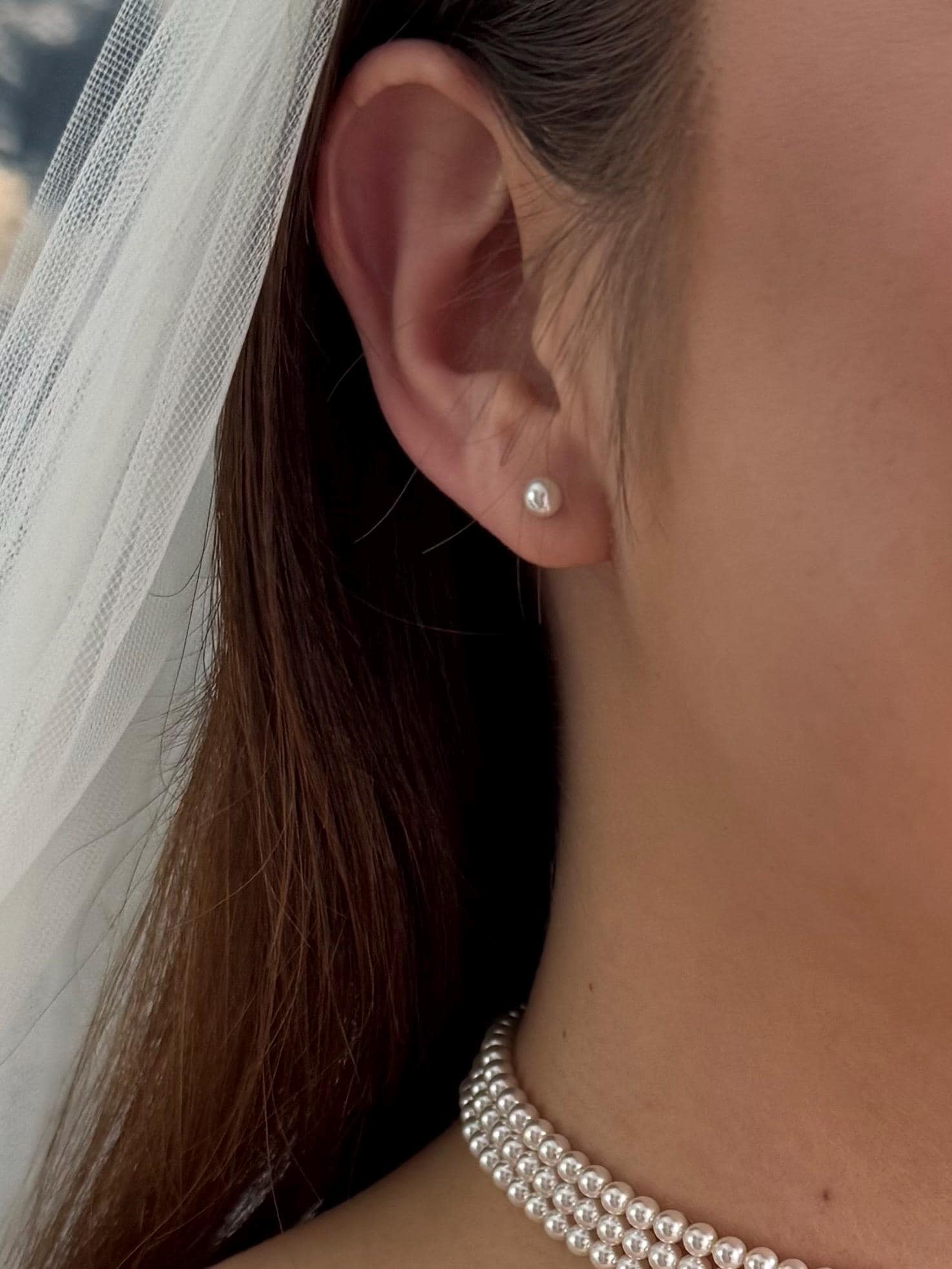 Bridesmaid Gift Set Pearl Stud Earrings Elegant Wedding Jewelry Crystal Pearl Design Handmade Accessory Dainty Gold Posts Beautiful Presentation Pouch Perfect Bridal Party Present White Pearl Collection Timeless Style Formal Occasion