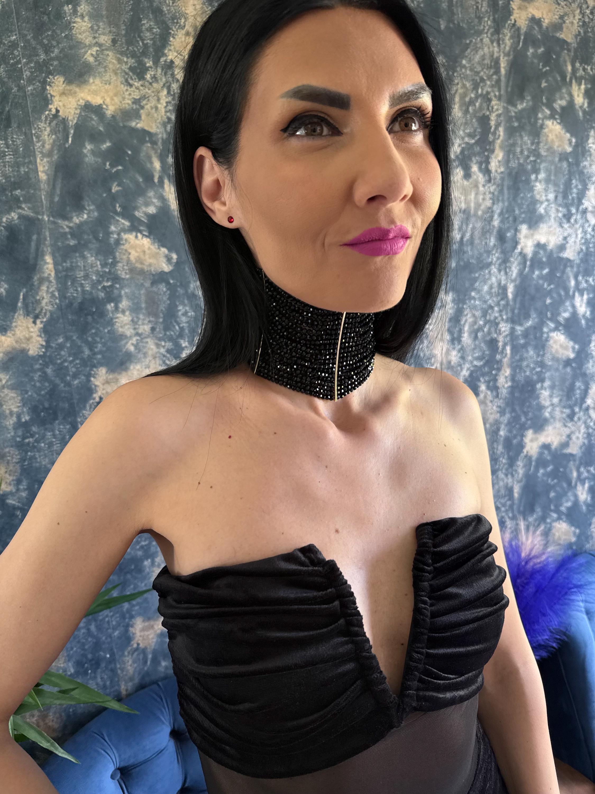 Multi Strand Necklace Black Choker Gothic Statement Collar Wide Glass Bead Victorian Design Evening Formal Jewelry Dramatic Costume Jewellery Adjustable Chain Bold Neck Piece Fashion Accessory Special Occasion Wear Retro Style Collection