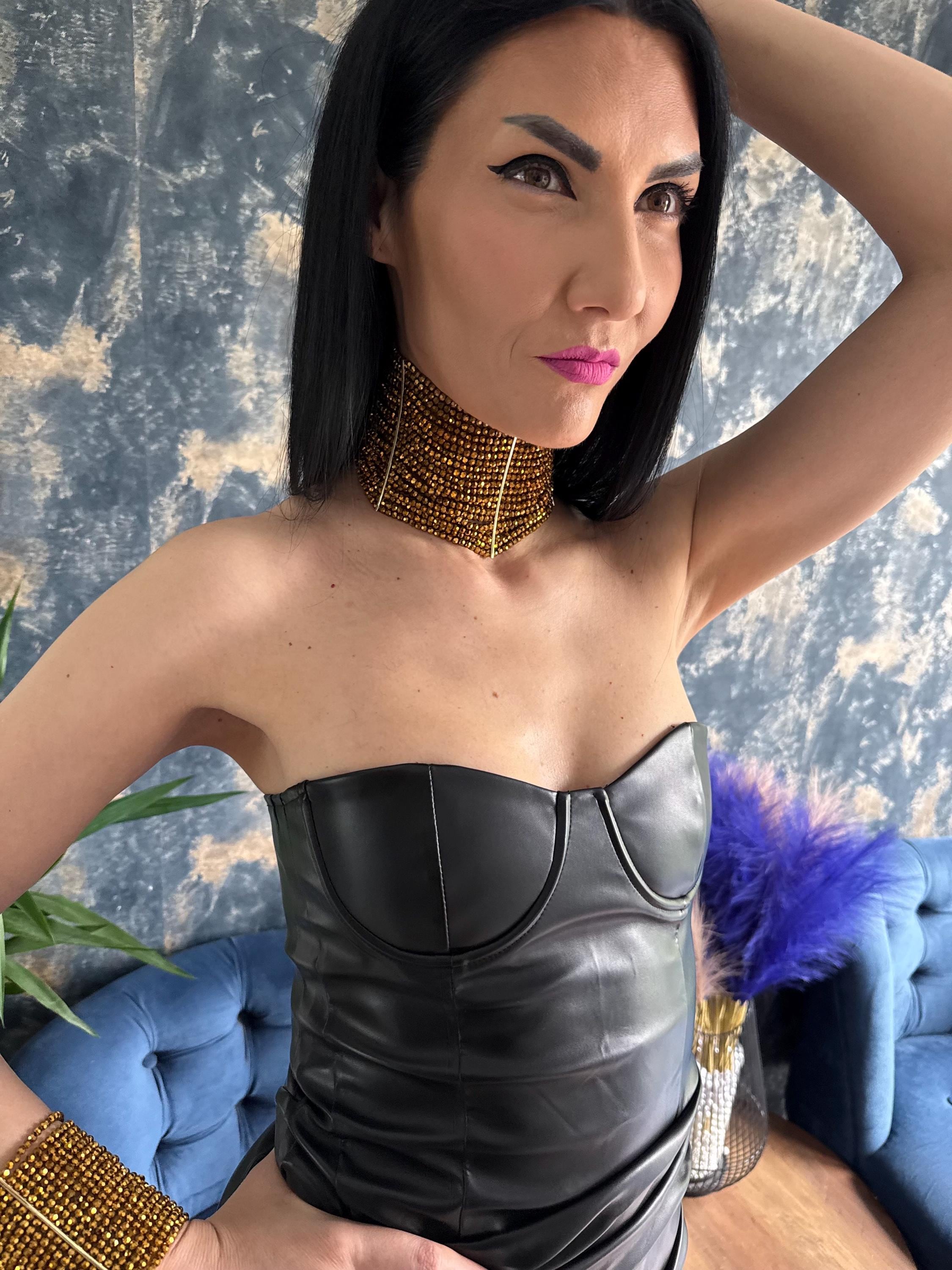 Festival Jewelry Statement Necklace Gold Egyptian Style Handcrafted Design Elegant Wedding Accessory Event Costume Piece Celebrity Inspired Choker Glass Beaded Pattern Custom Length Option Multi Strand Construction Bold Fashion Statement