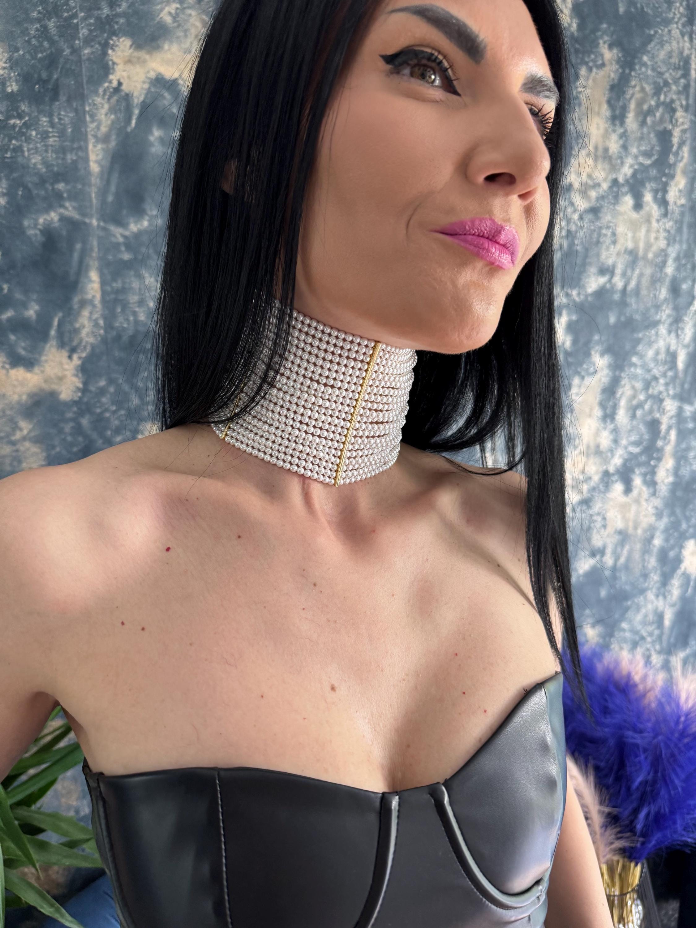 Layered Multi Strand Pearl Necklace Wide Choker Statement Jewelry Elegant White Shell Pearl Design Handmade Collar Necklace Sophisticated Style Wedding Accessory Formal Evening Gala Wear Bold Luxury Gift Collection Ceremony Jewelry Piece
