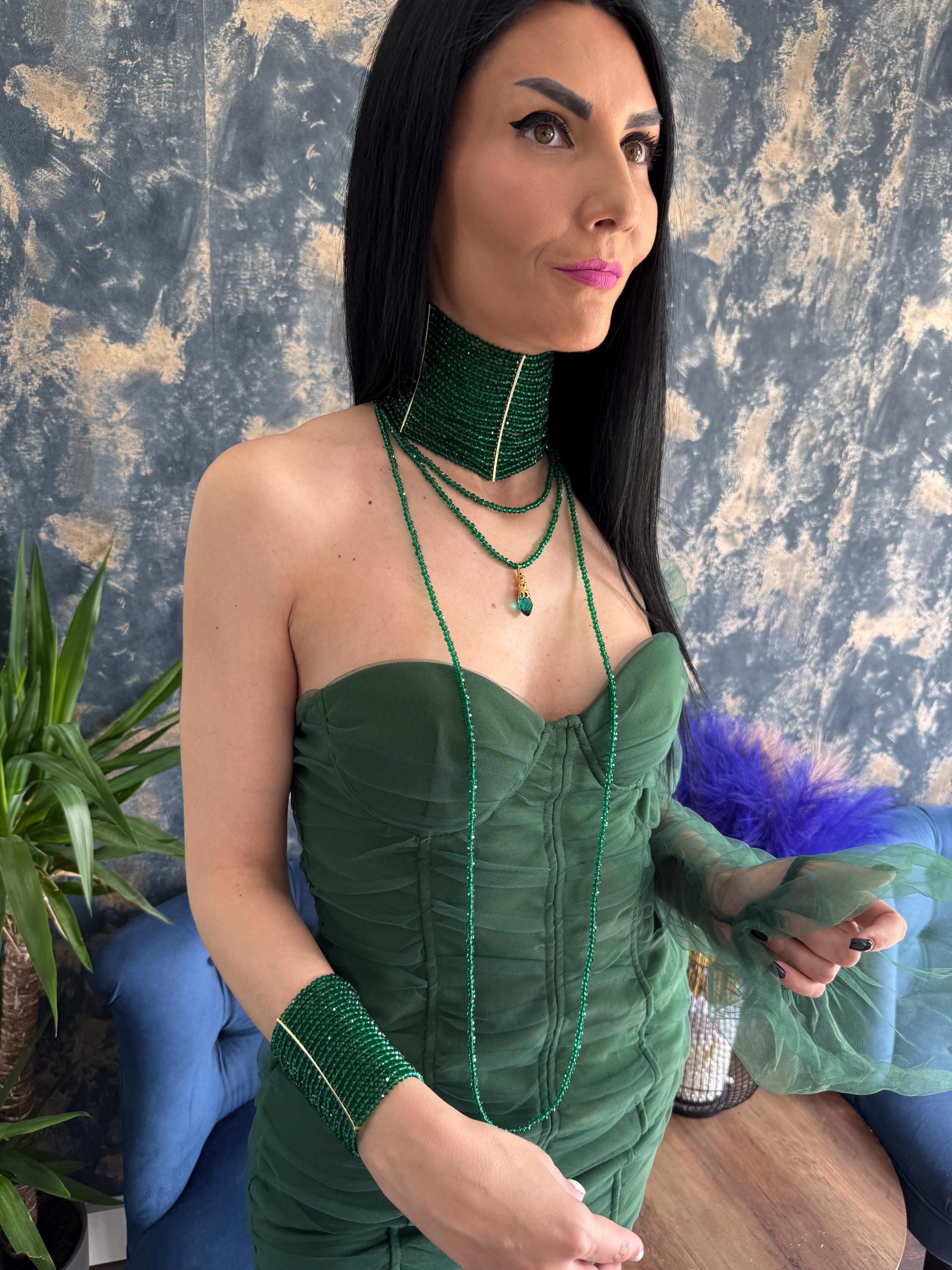 Emerald Green Choker – Bold Statement Dramatic Evening Jewelry