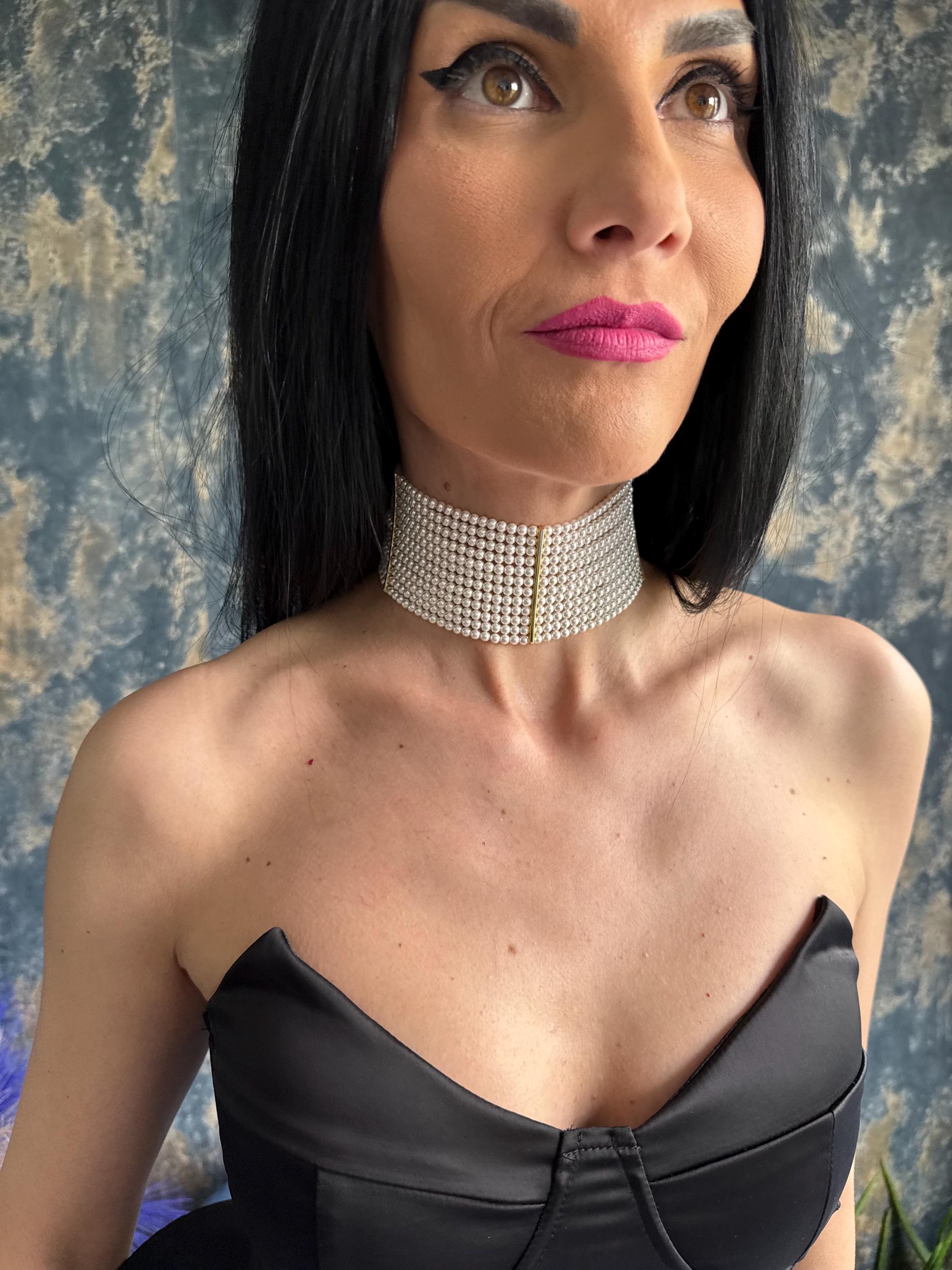 Elegant Pearl Collar Statement Piece Formal Wear Wedding Accessory Neck Detail Gold Finish Custom Length Choker Style Grid Pattern Bridal
