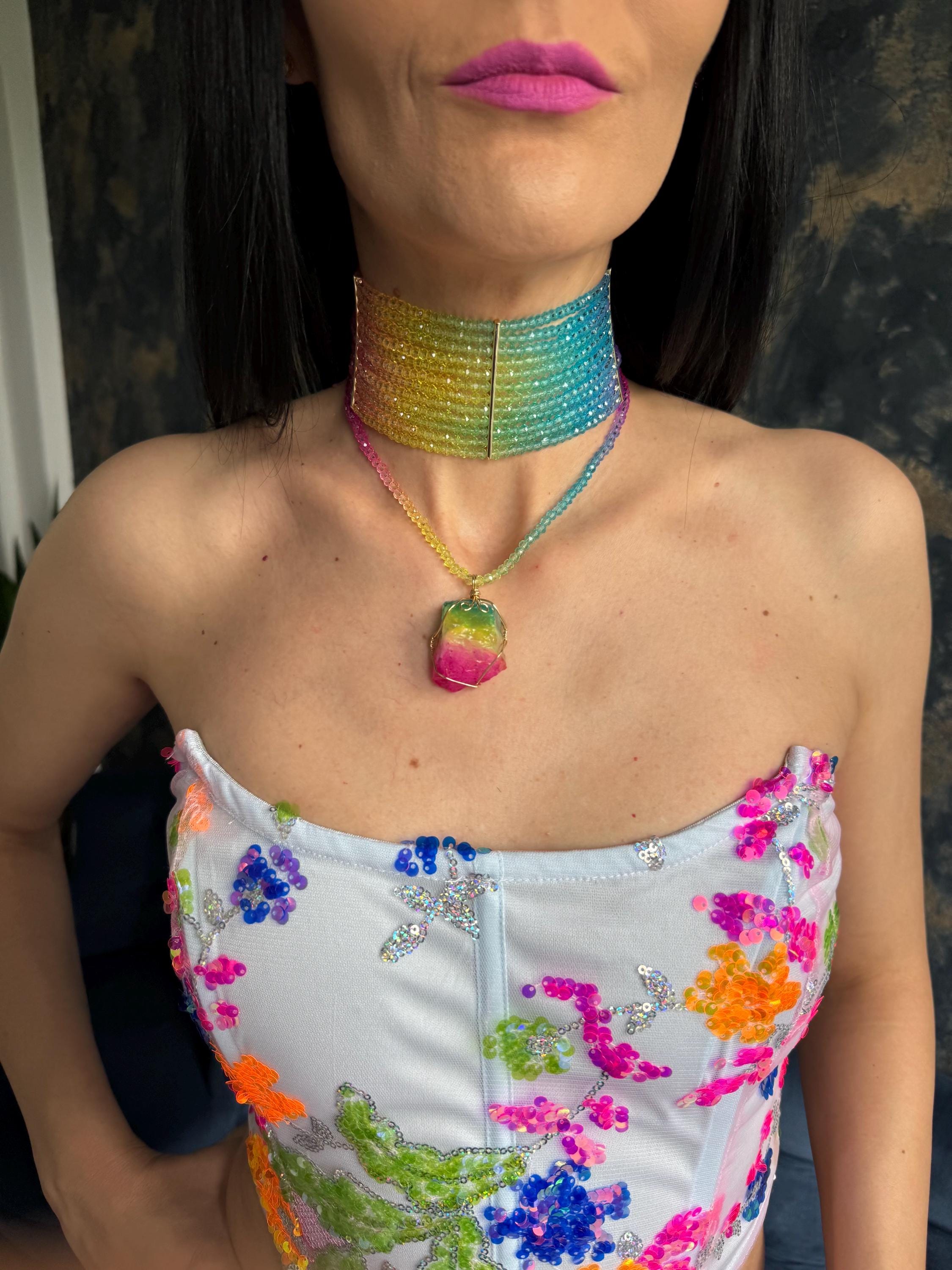 Colorful Statement Necklace Rainbow Choker Jewelry Glass Bead Collar Wide Statement Piece Y2K Fashion Accessory Bold Rainbow Design Gradient Color Spectrum Faceted Glass Beads Festival Outfit Jewelry Pride Celebration Necklace Handmade