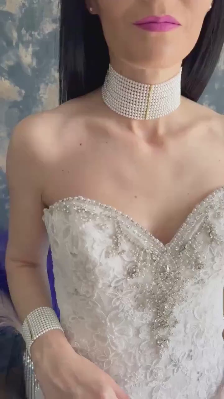 Elegant Pearl Collar Statement Piece Formal Wear Wedding Accessory Neck Detail Gold Finish Custom Length Choker Style Grid Pattern Bridal